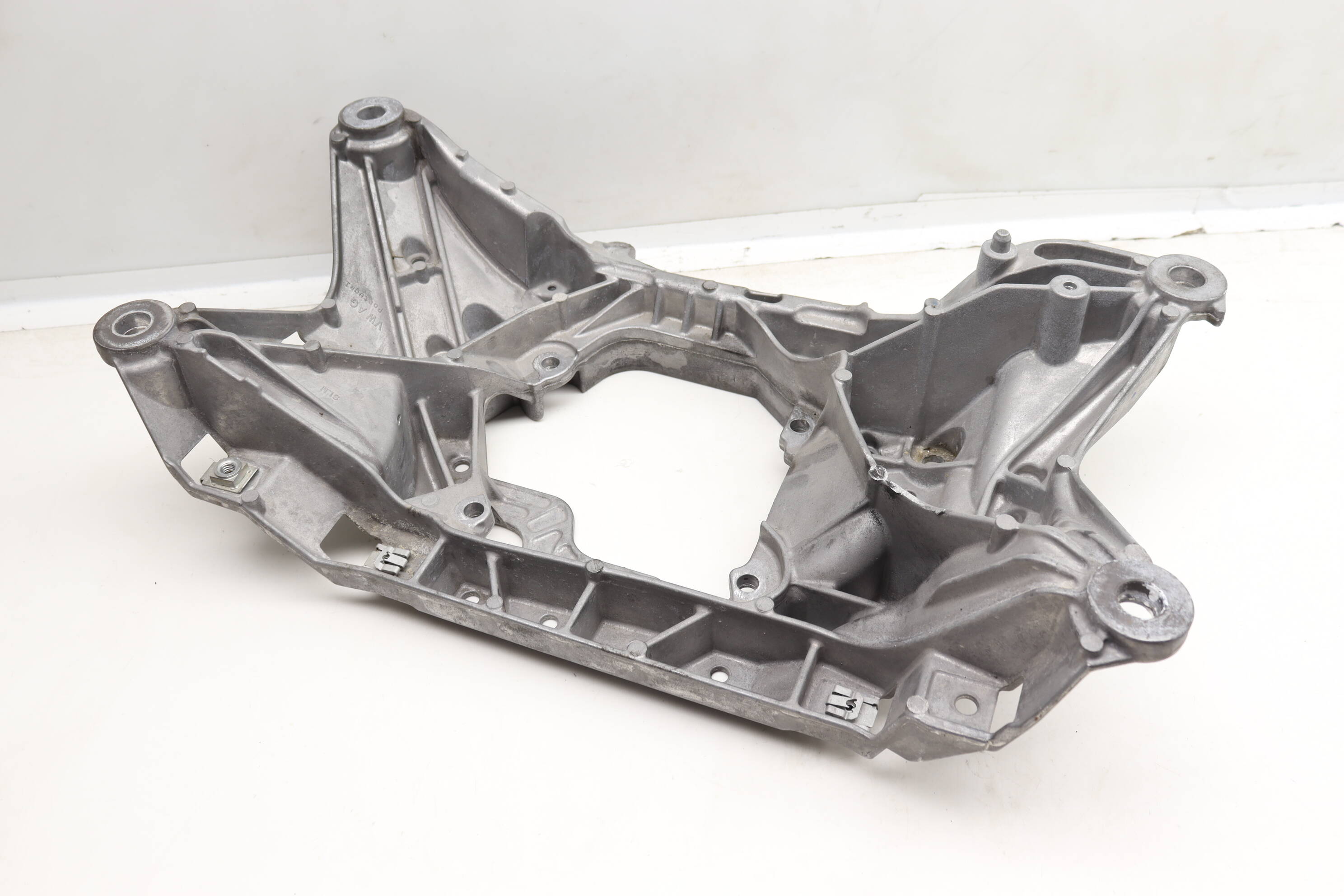 Transmission Mount Bracket / Crossmember 4M4399263AB