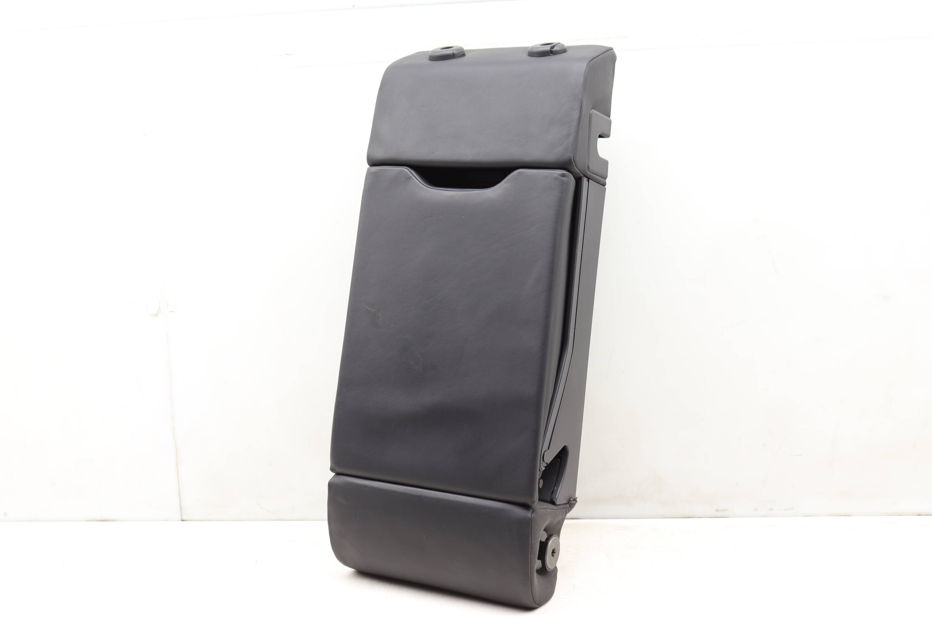 Seat Armrest / Cup Holder (Center) 95B885081A