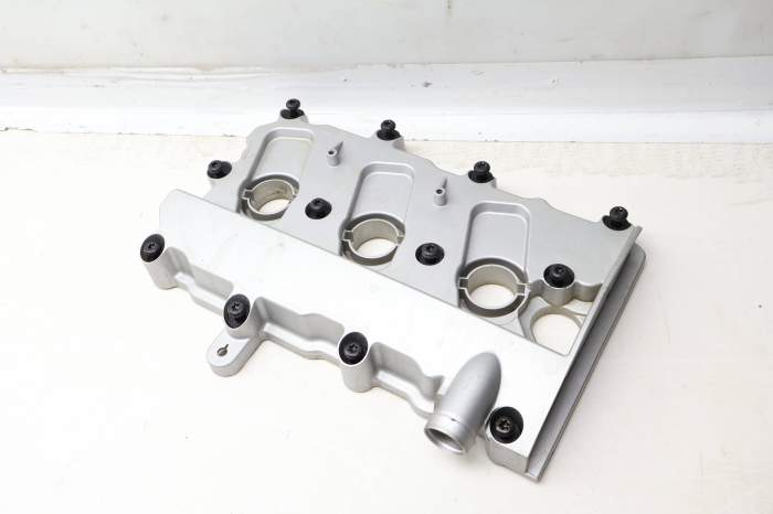 Engine Valve / Cylinder Head Cover 06E103472L main product photo