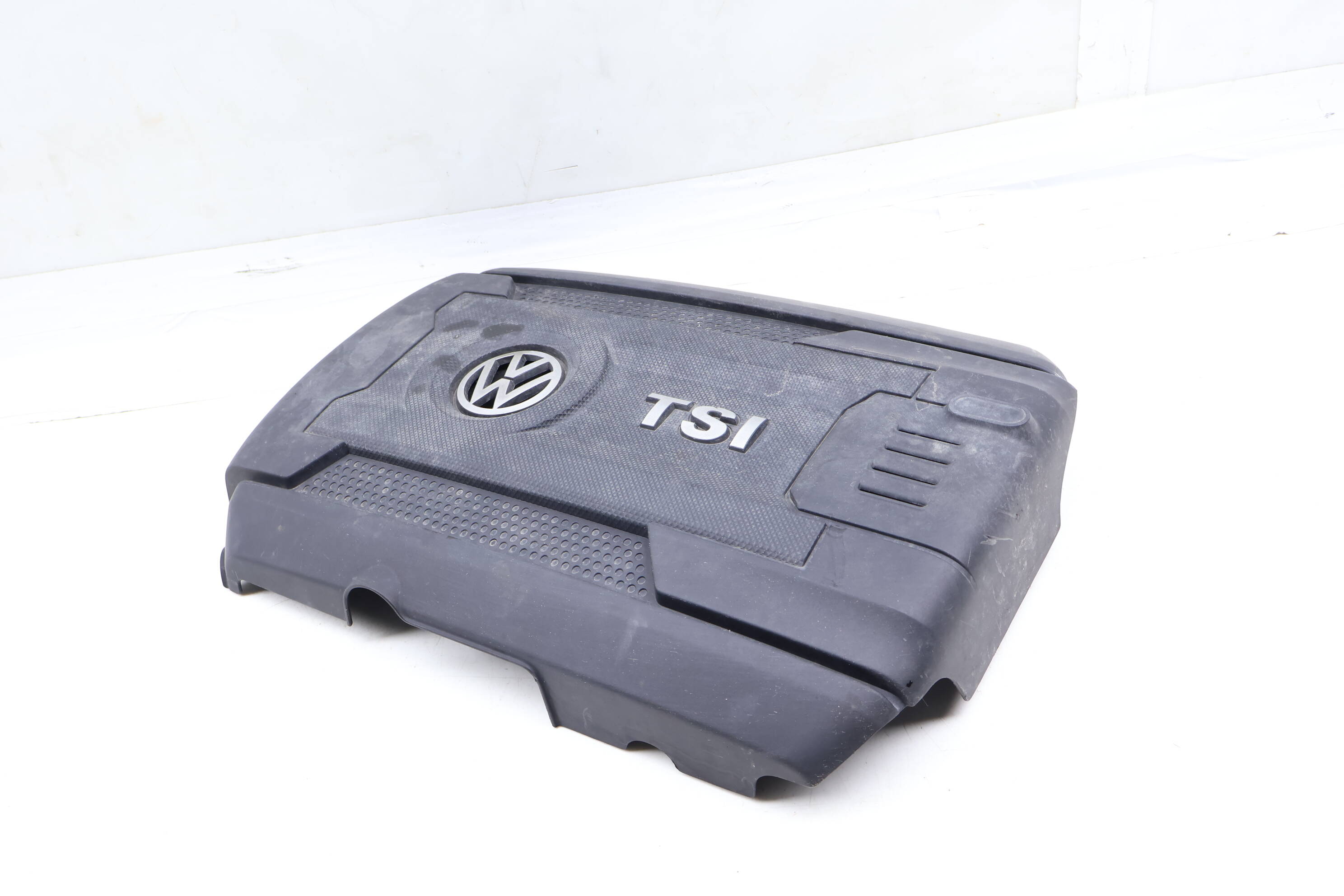 Engine Cover 06K103925BN