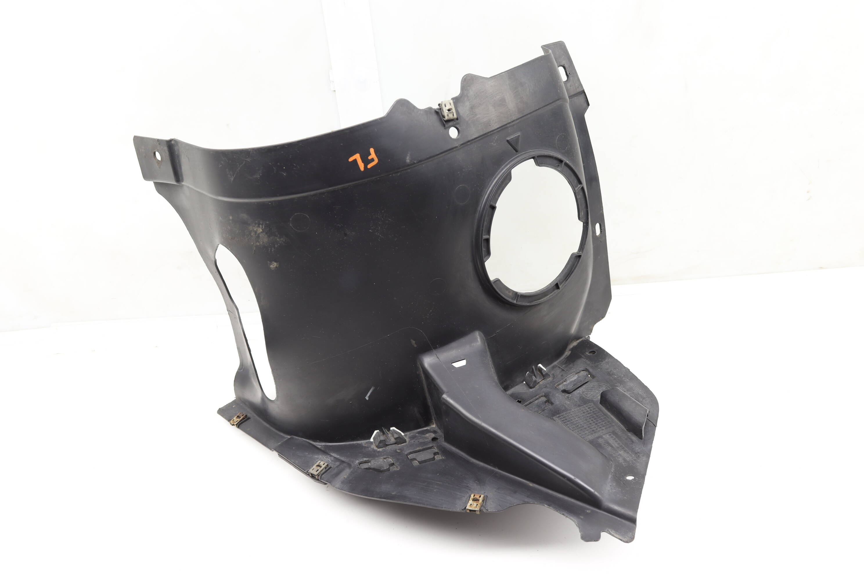 パーツ Right Side 4D-FootPlate Golf8/Golf8.5 VW Front Left Fender Liner (Front Lower Part) 5G0805911AJ