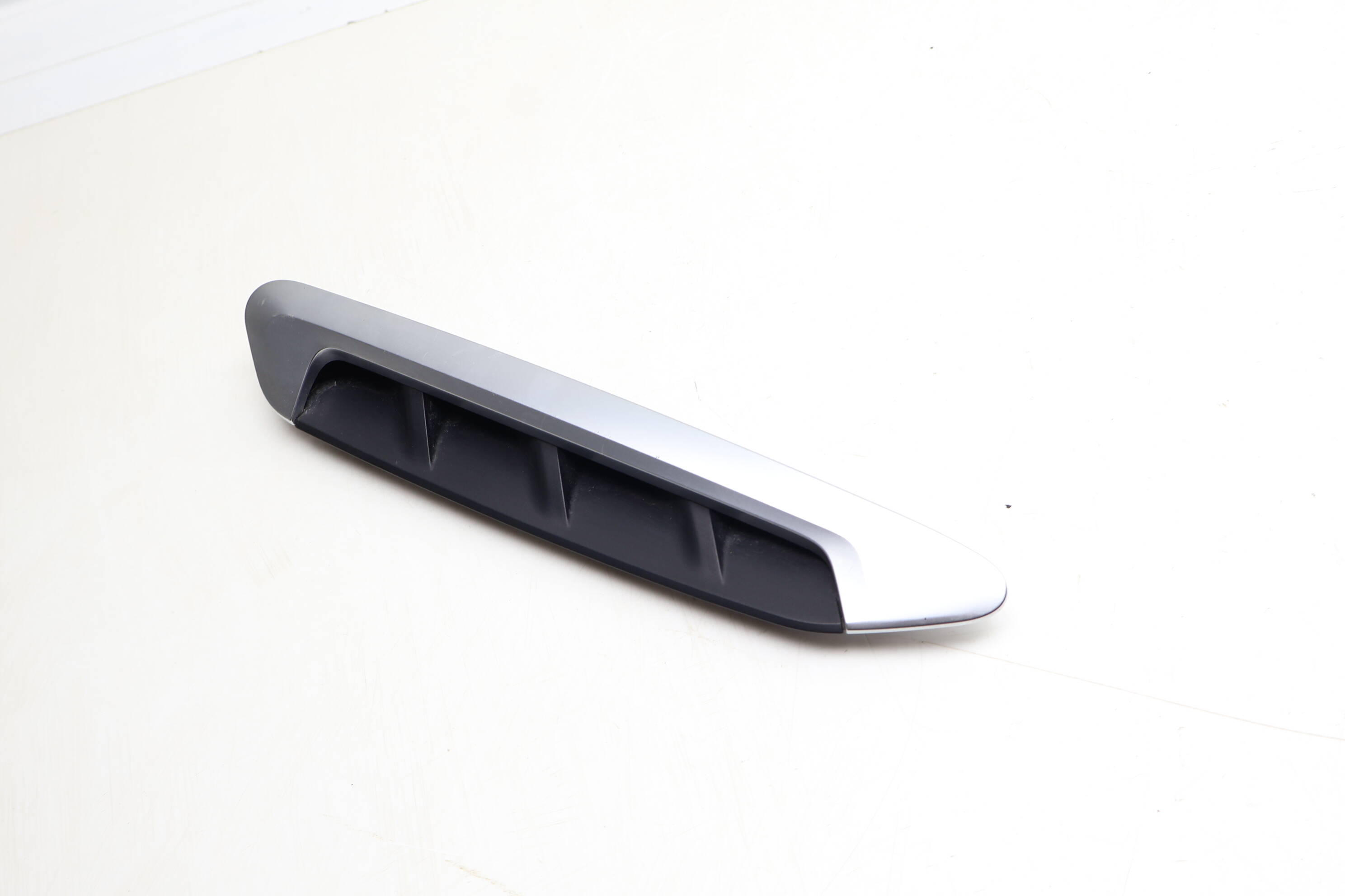 Fender Trim / Molding 7418606
