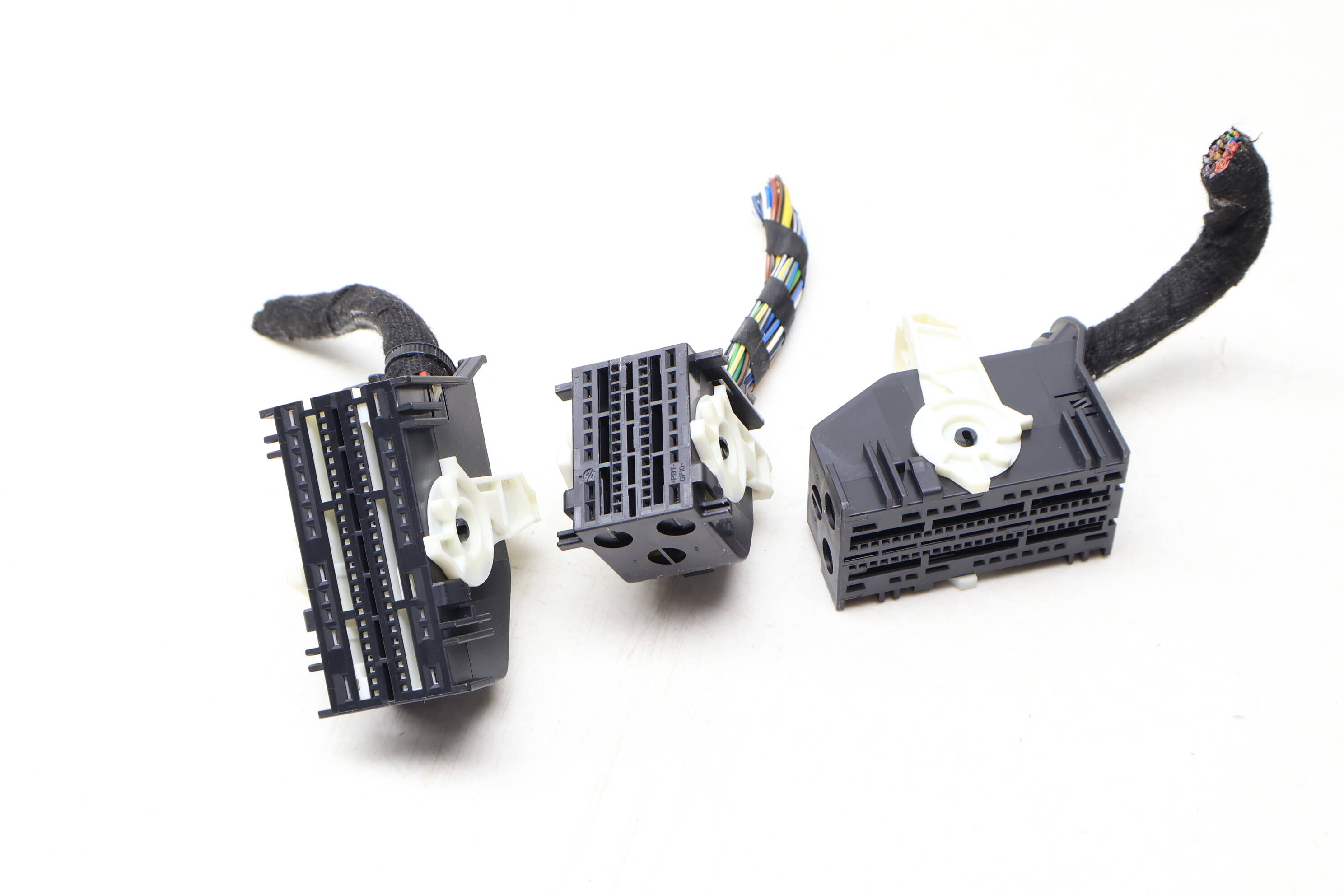 Onboard Supply Control Module Wiring Connector / Pigtail