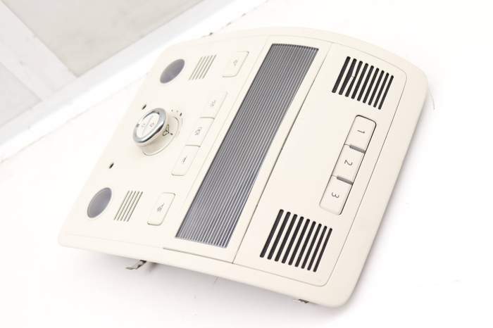 Dome Map Light / Sun Roof Switch 7P6947105AE main product photo