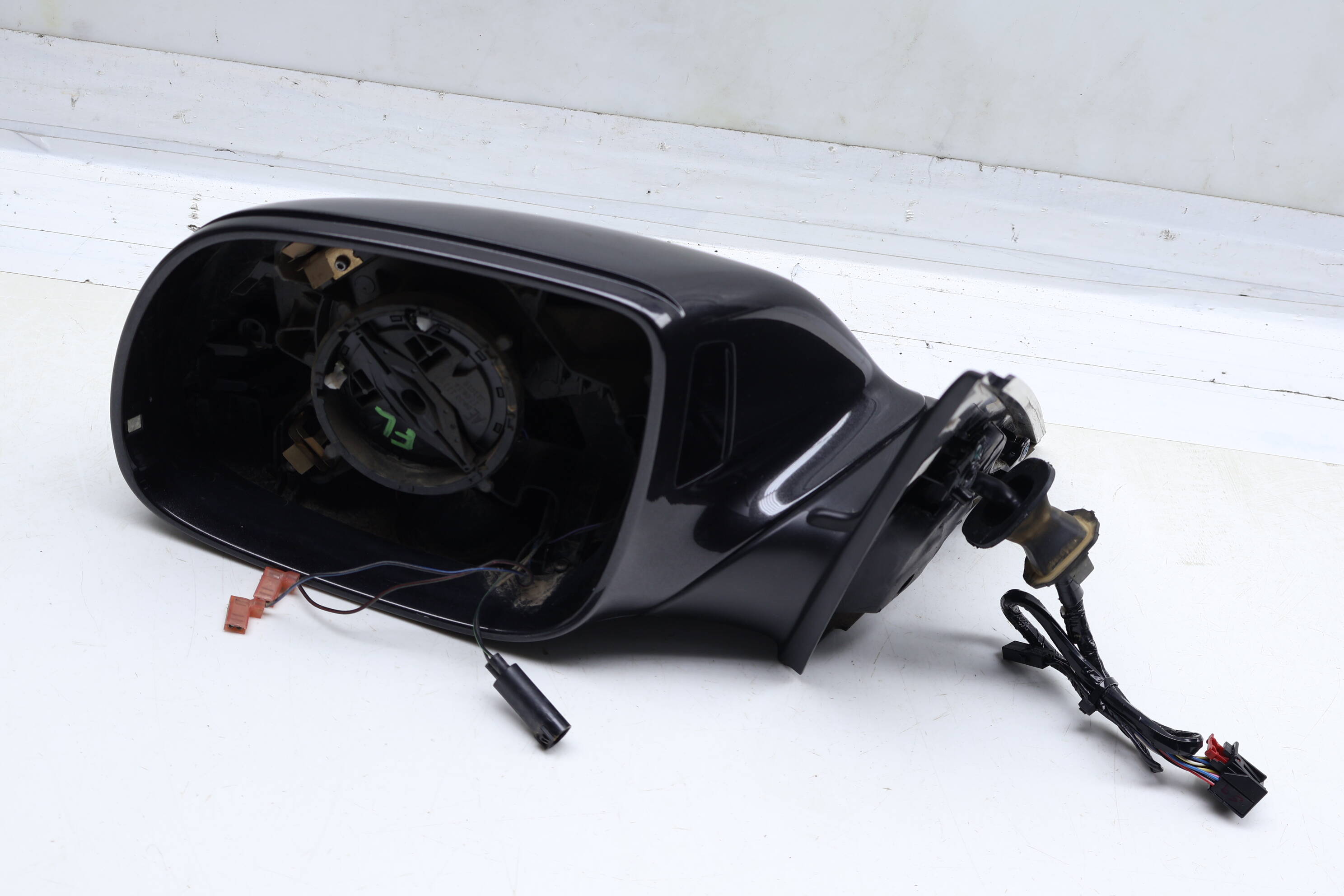 Side View Mirror W/ Memory 8R1857409L