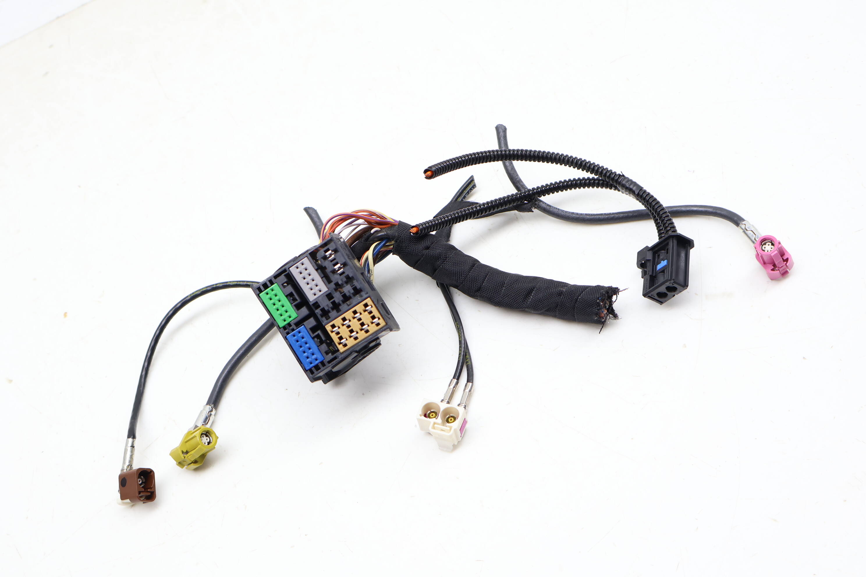 Bluetooth / Sd / Cd Control Unit Wiring Connector Set
