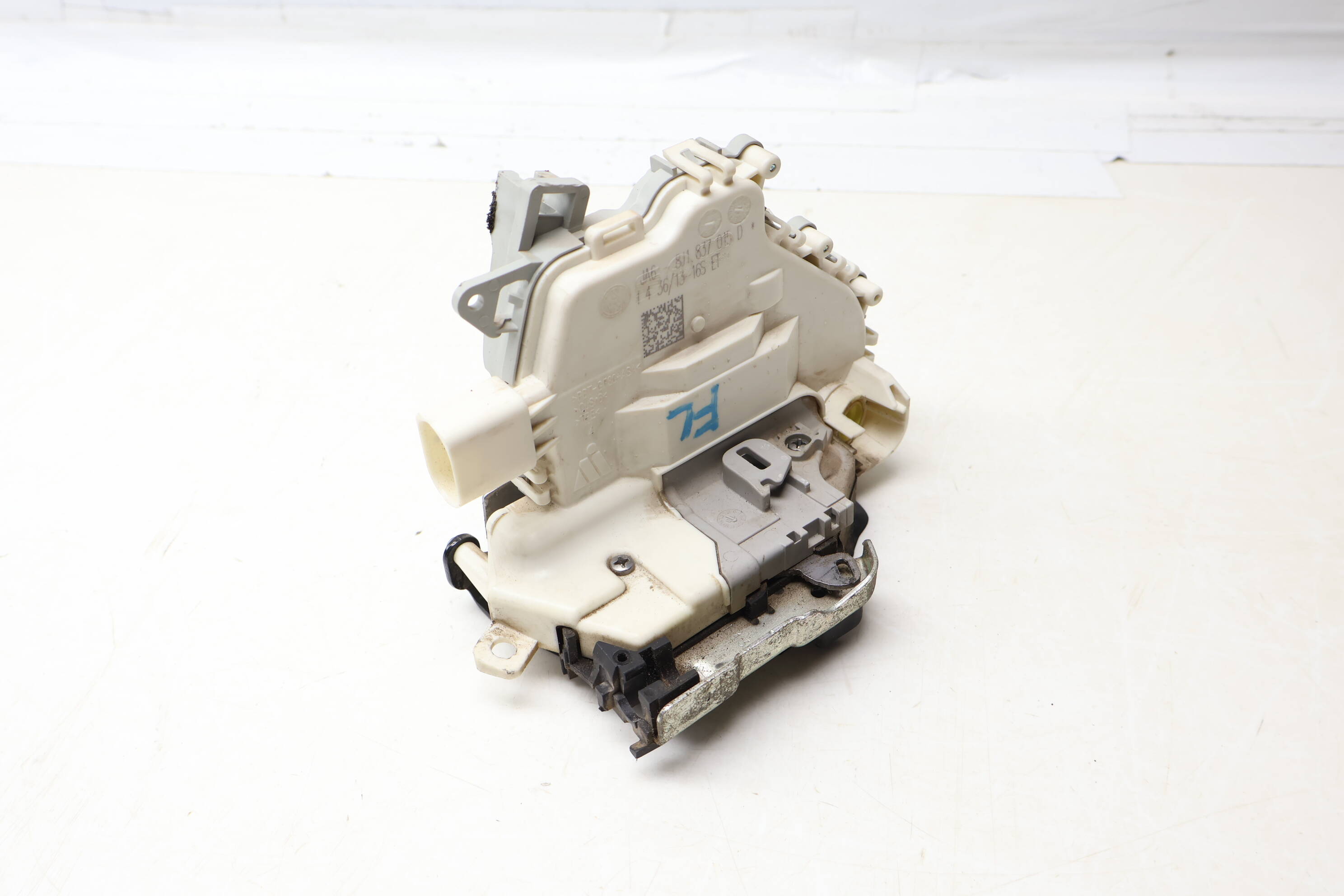 Door Latch / Lock Actuator 8J1837015D