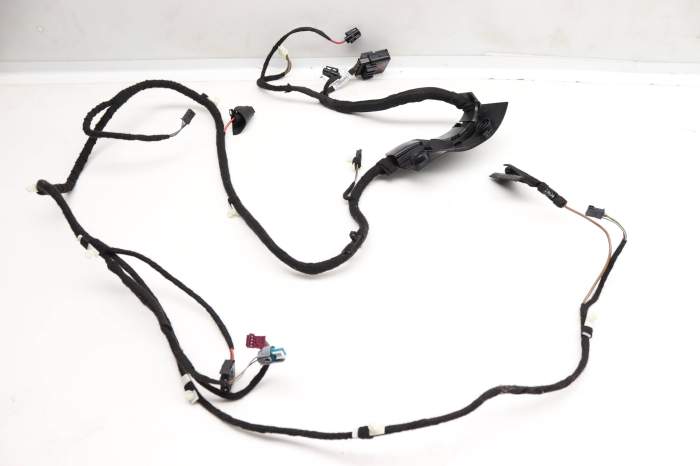 Hatch / Trunk Lid Wiring Harness 61129358054 main product photo