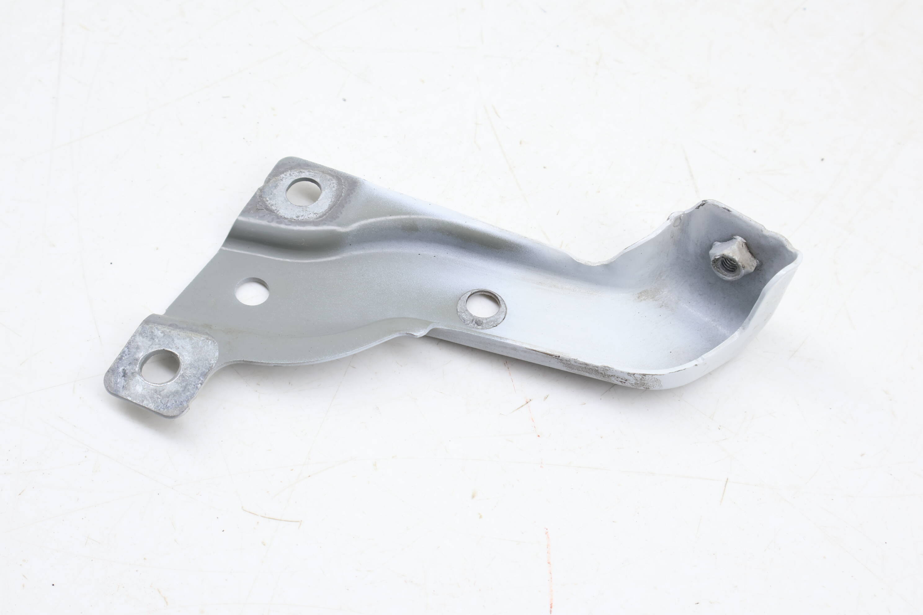 Upper Fender Mount Bracket 3CN821183