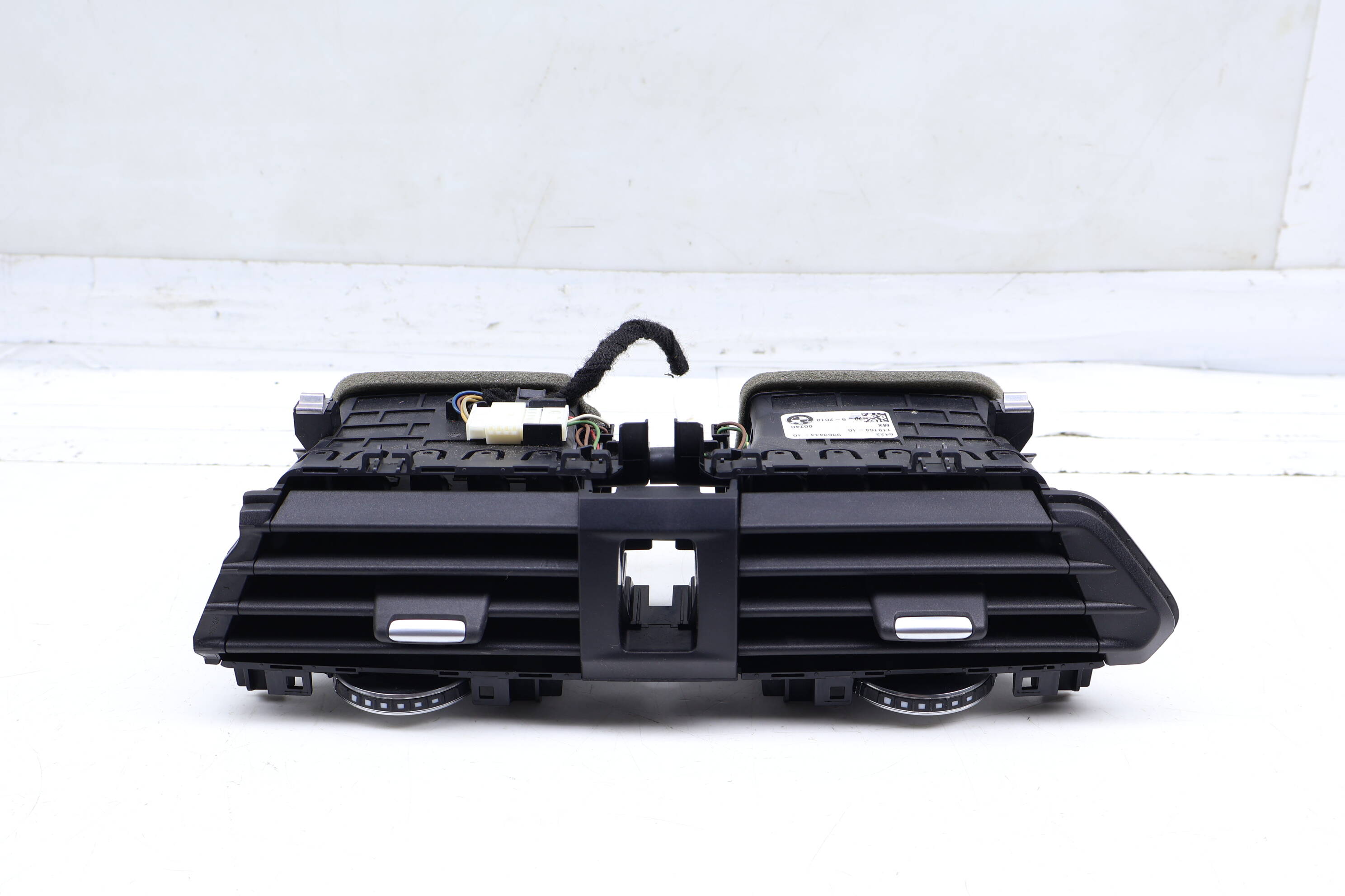 Dash Air Vent (Center) 64229363444