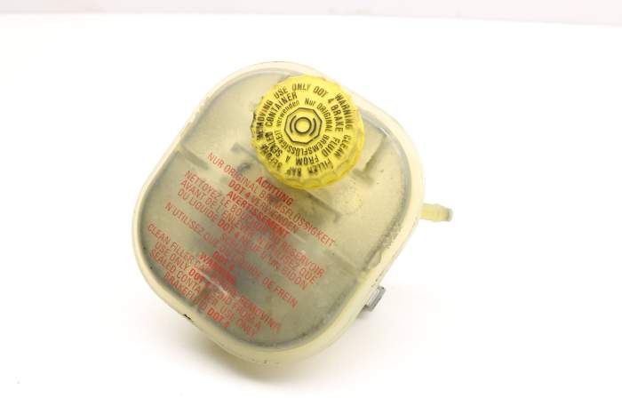 Brake Fluid Reservoir / Tank 4D0611301F main product photo