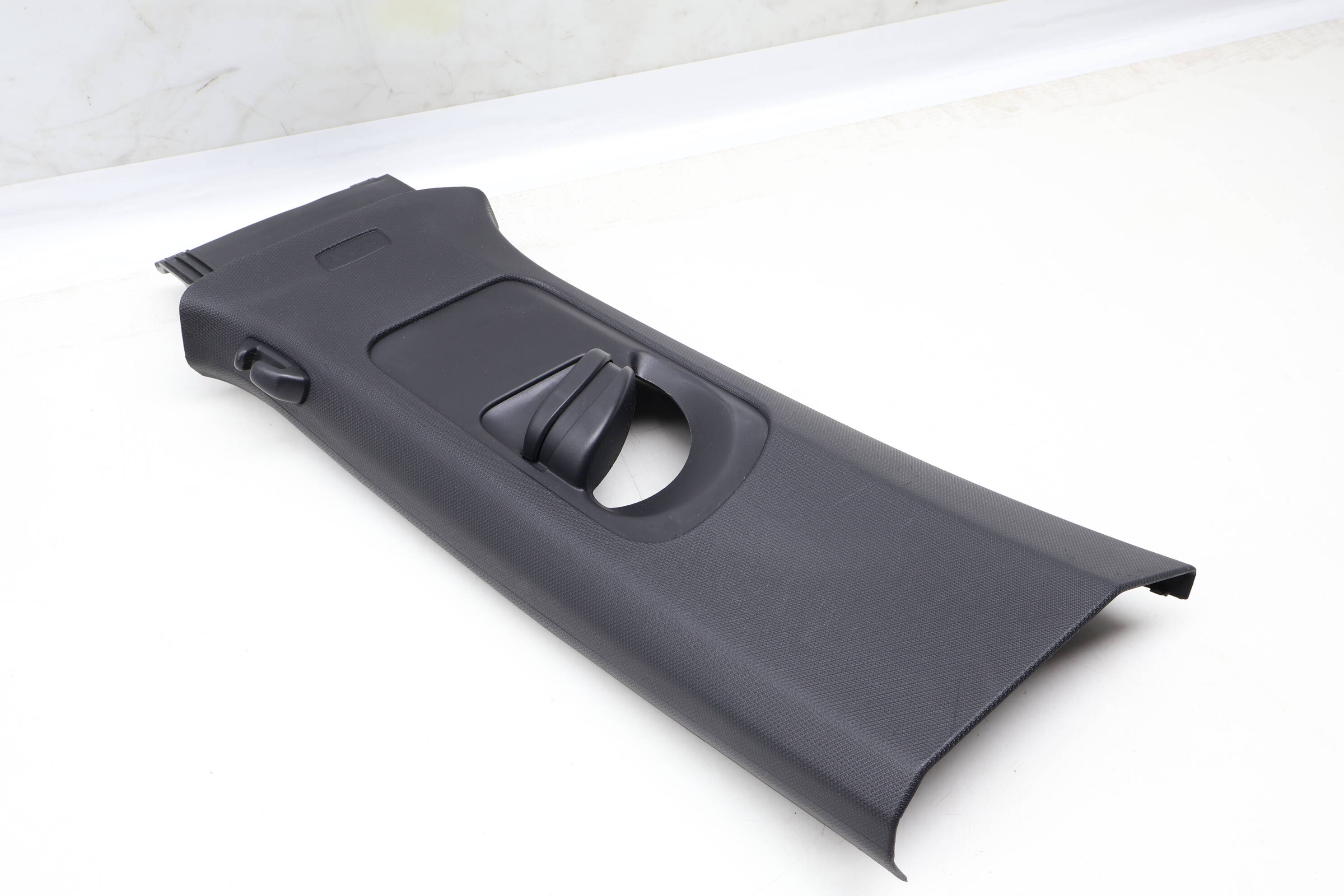 Upper B Pillar Trim / Panel 5NN867243A