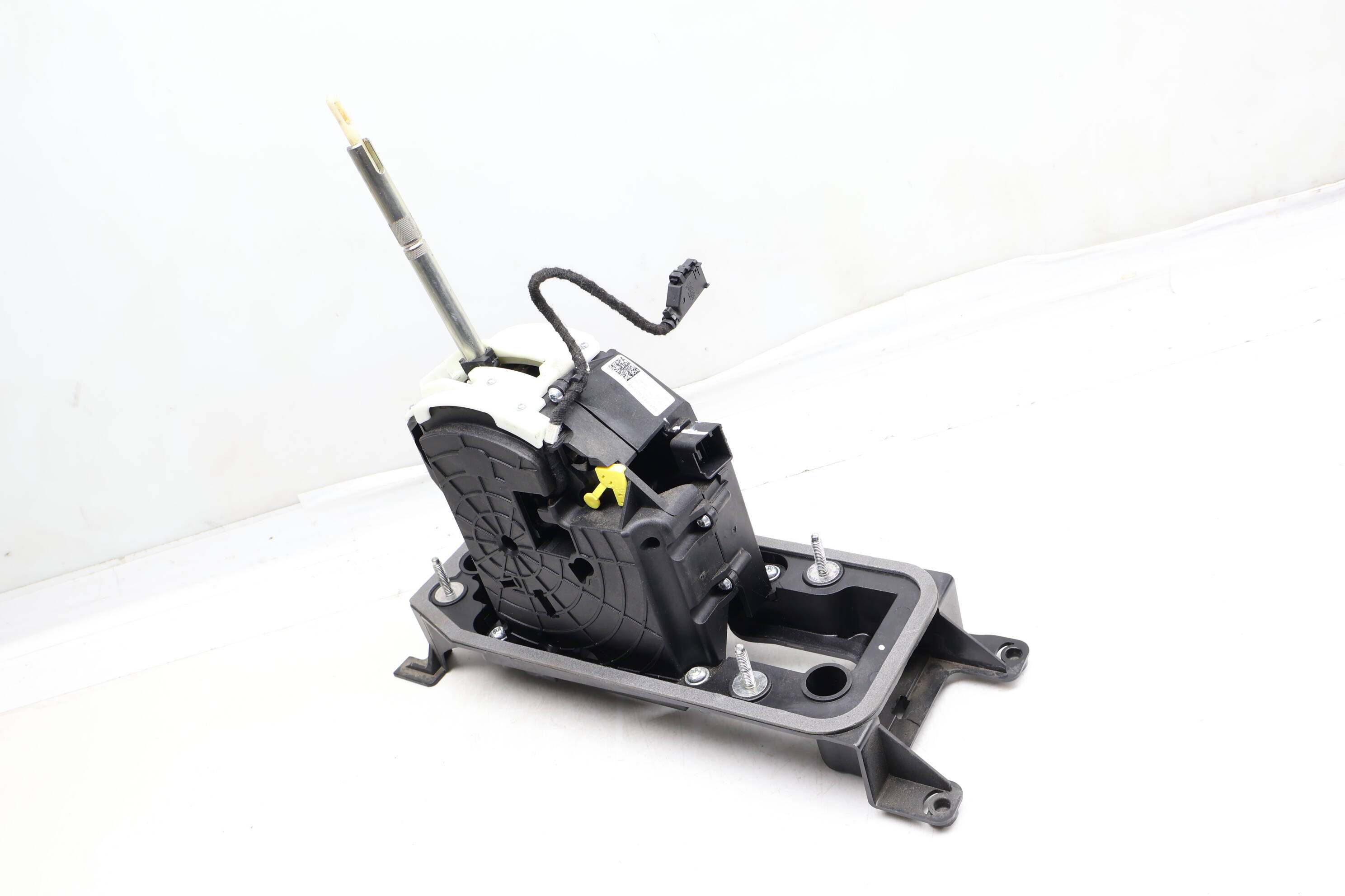 Automatic Shift / Shifter Assembly 8V1713023AE