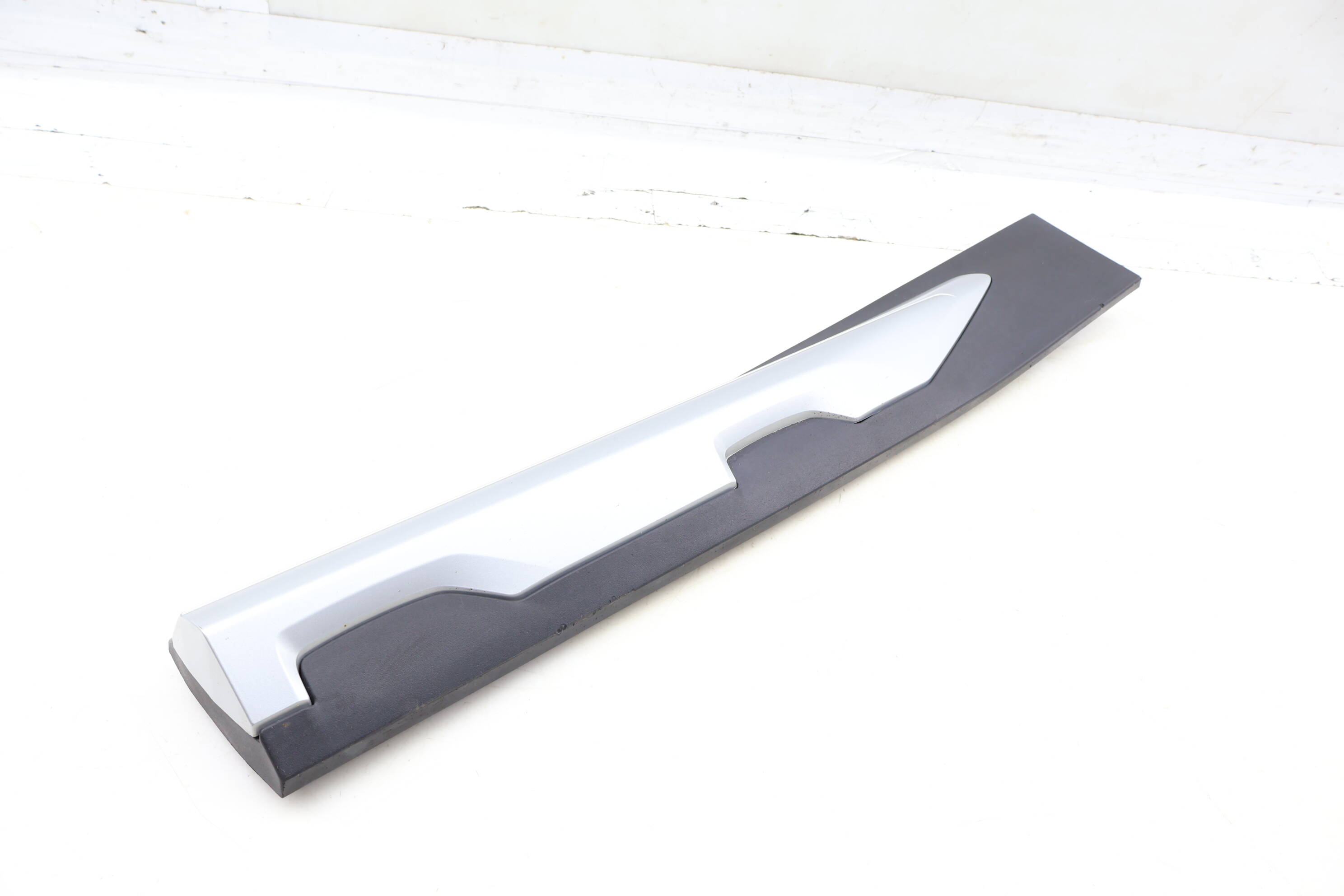 Lower Door Molding / Blade 7410053