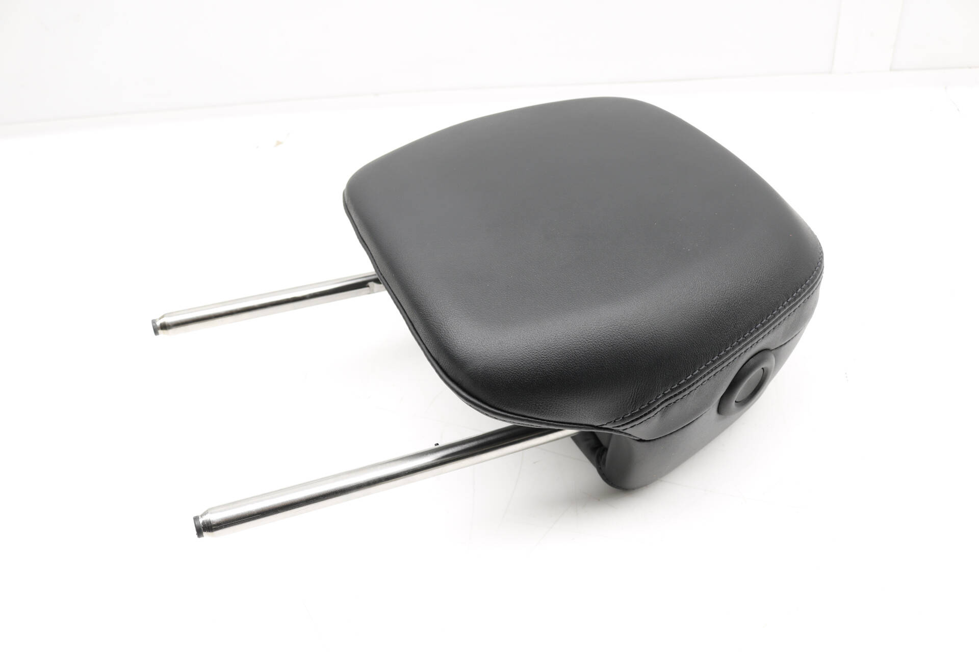 Seat Headrest / Head Rest 7P5885901B 95852281300