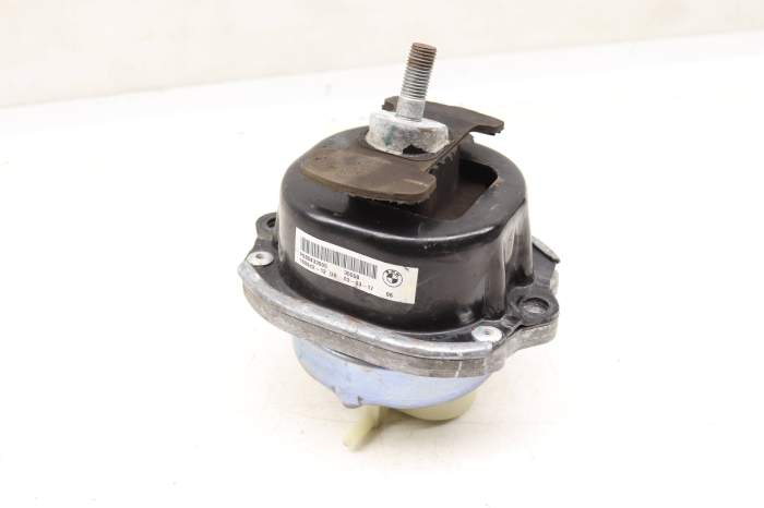 Engine / Motor Mount 22116864336 main product photo