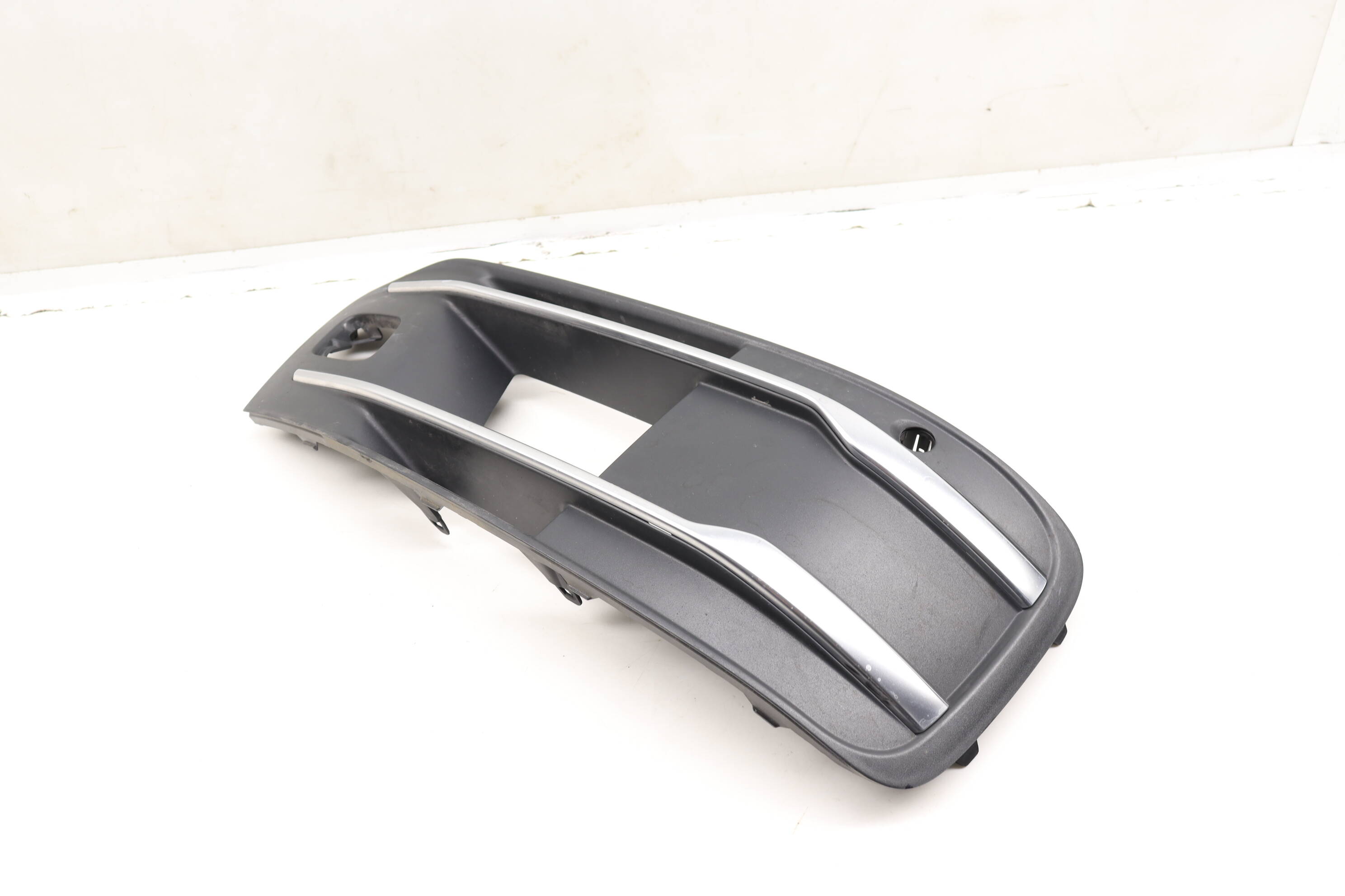 Bumper Grille 4M0807682Q