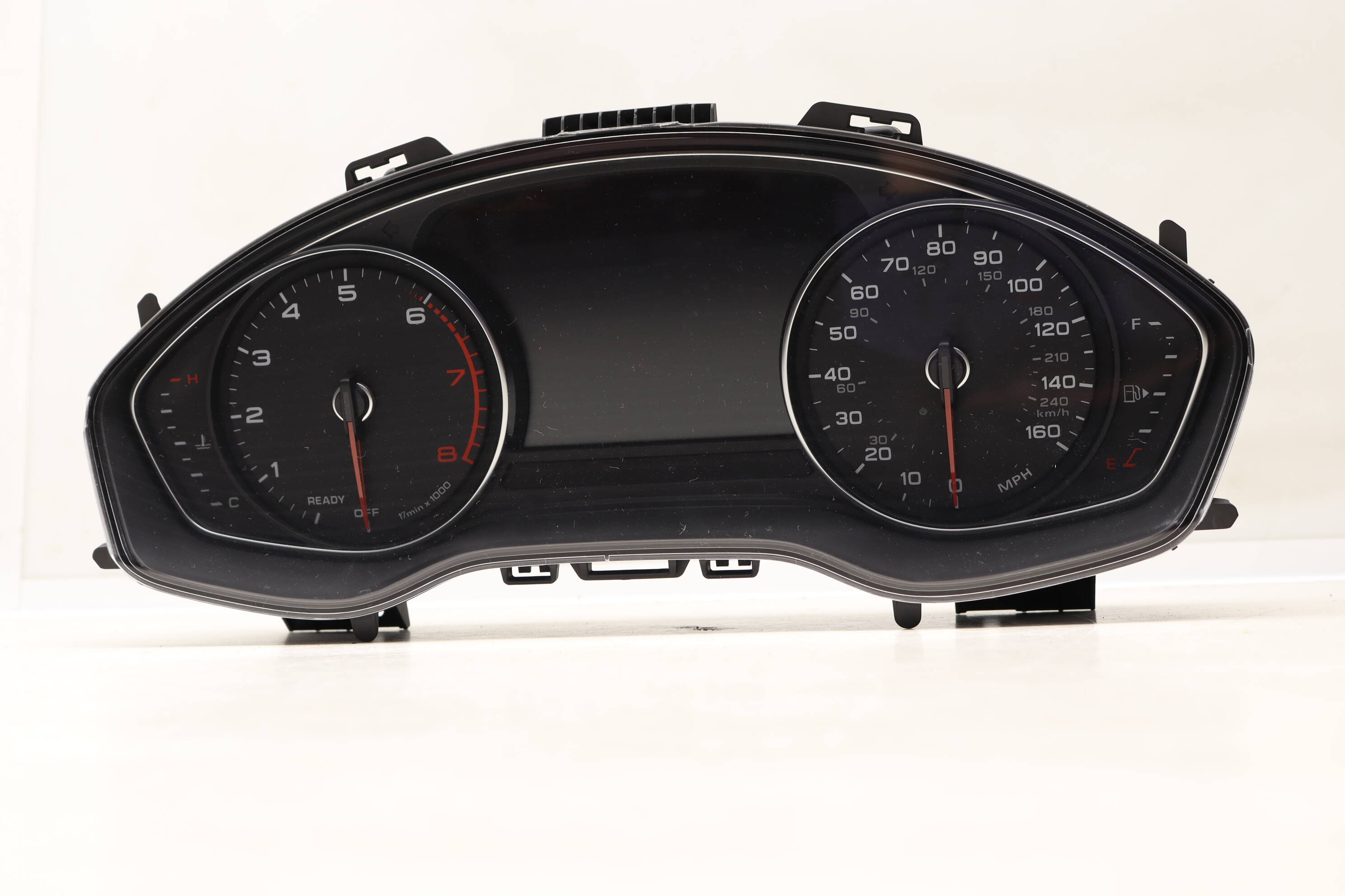 Instrument Cluster / Speedometer 8W5920870M