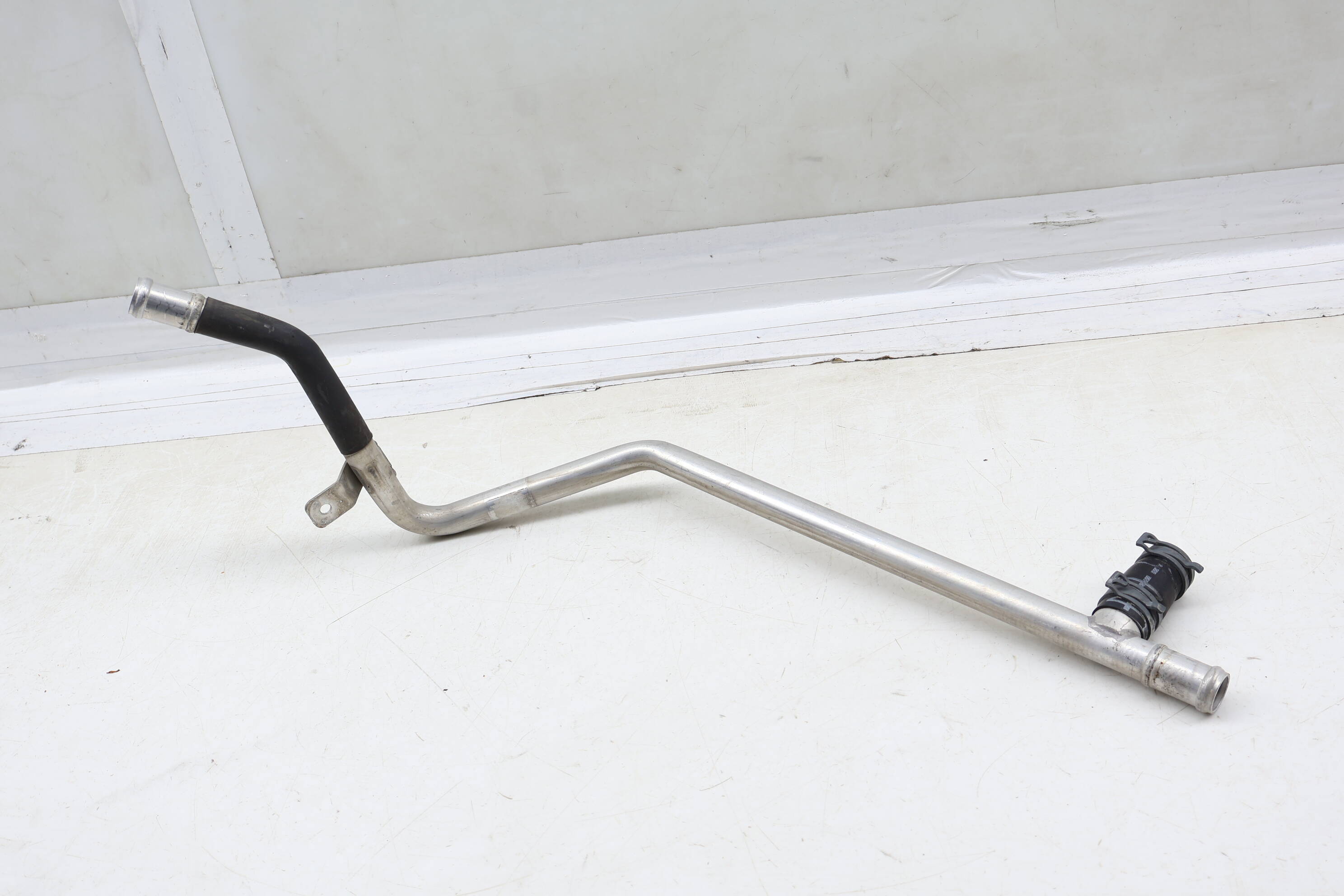 Coolant Supply Line / Pipe 7L0819858K