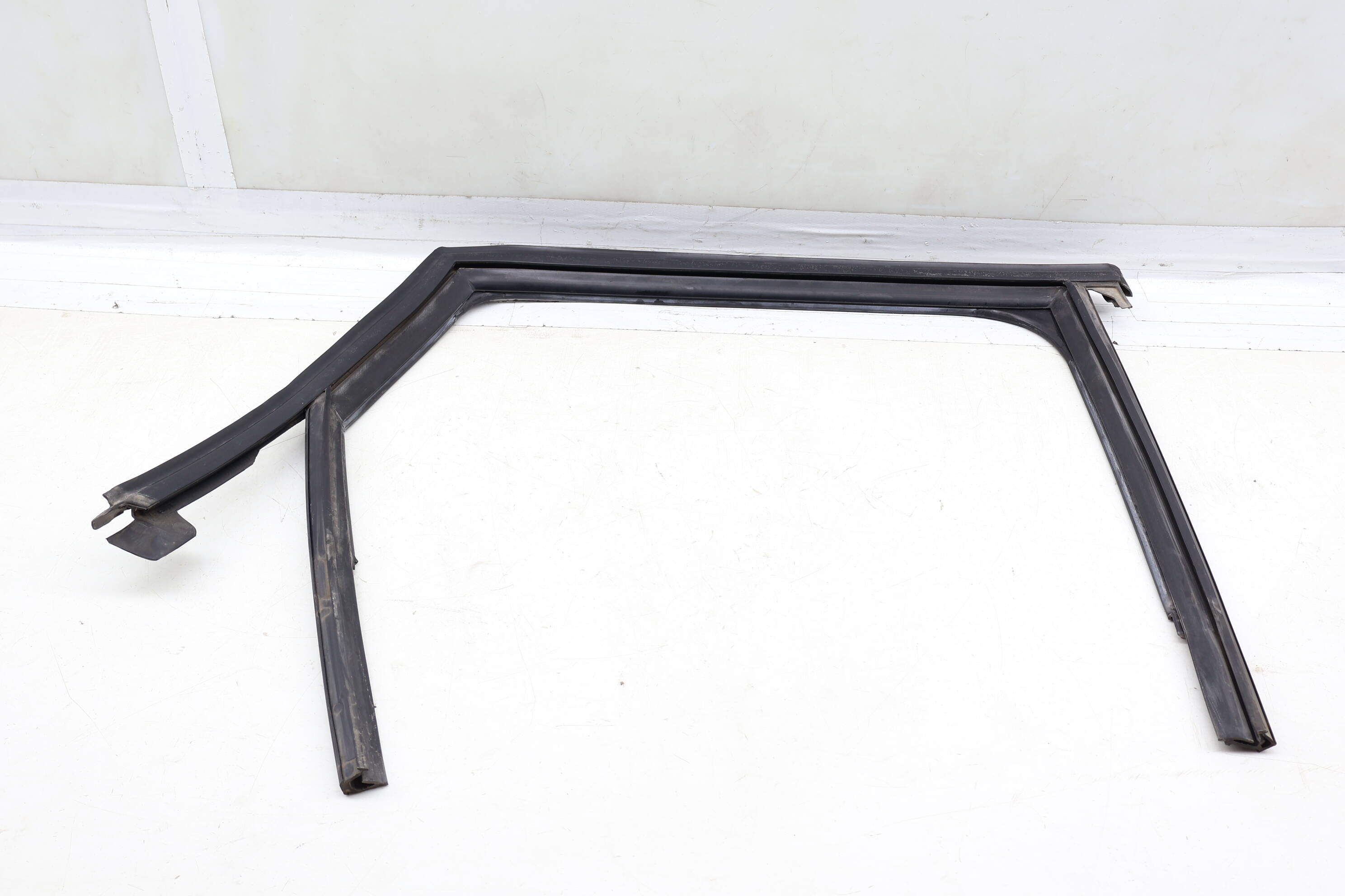 Window Glass Channel / Seal 8K9839440G