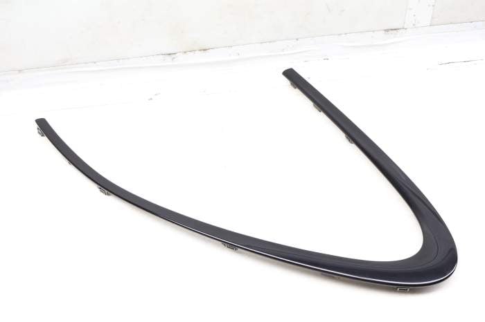 Quarter Window Glass Trim / Molding 7P5853996H main product photo