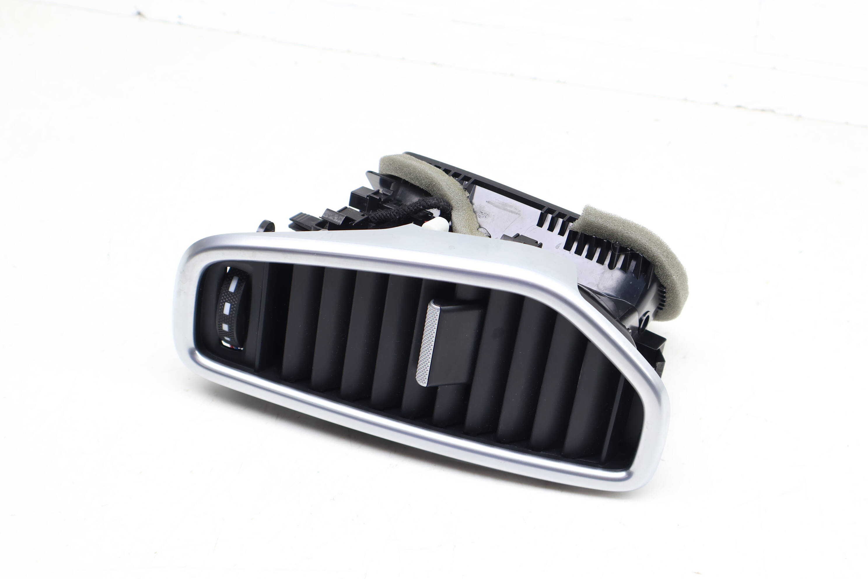 Dash Air Vent 9Y0820952