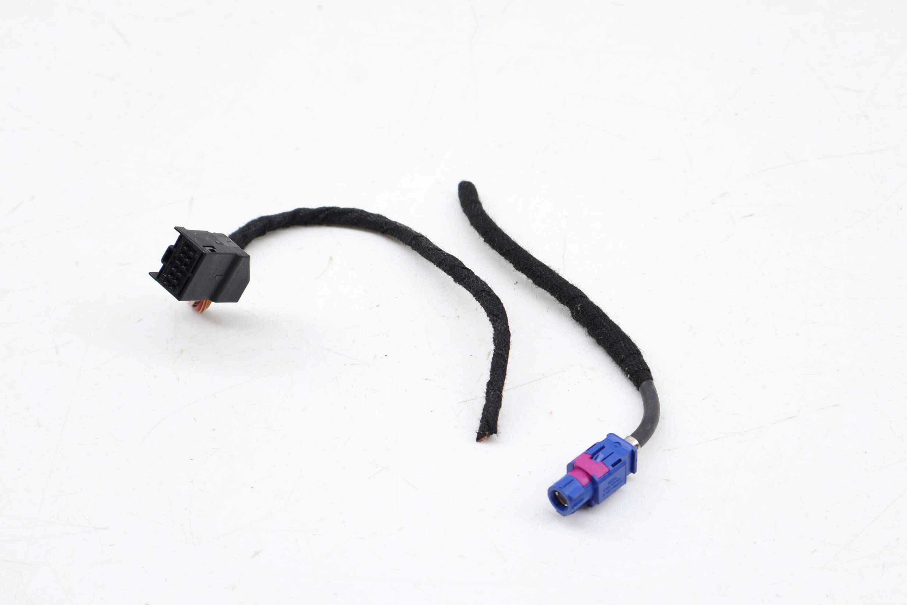 Touchscreen Radio / Mmi Lcd Display Wiring Connector / Pigtail