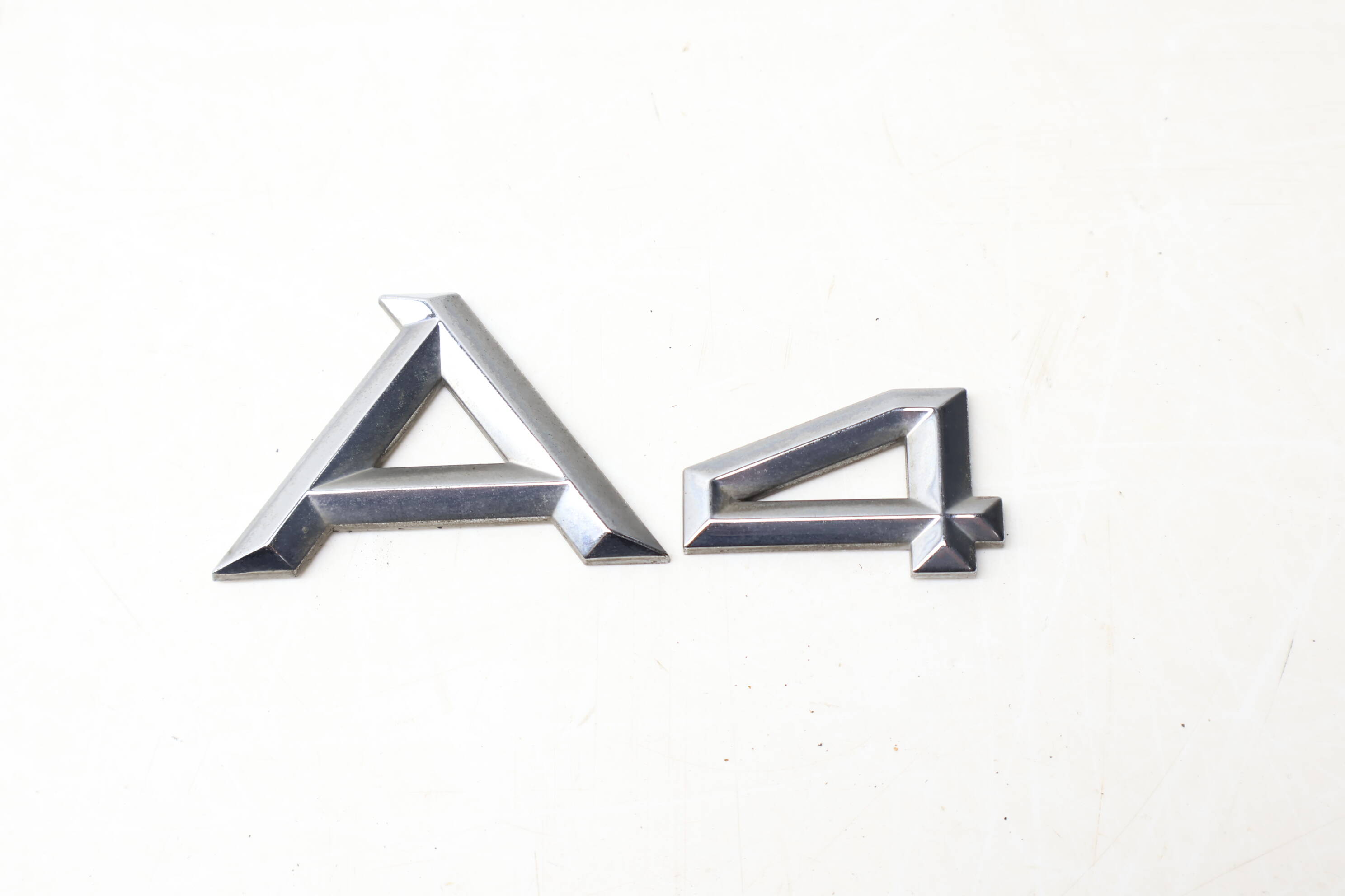 Emblem / Badge (A4) 4D0853741