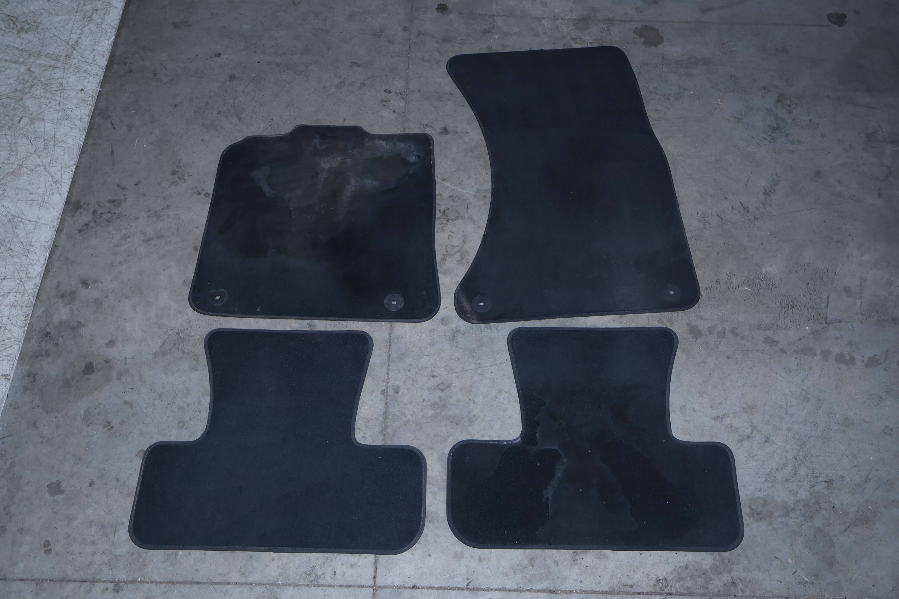 Carpet Floor Mat Set 8R0864450A