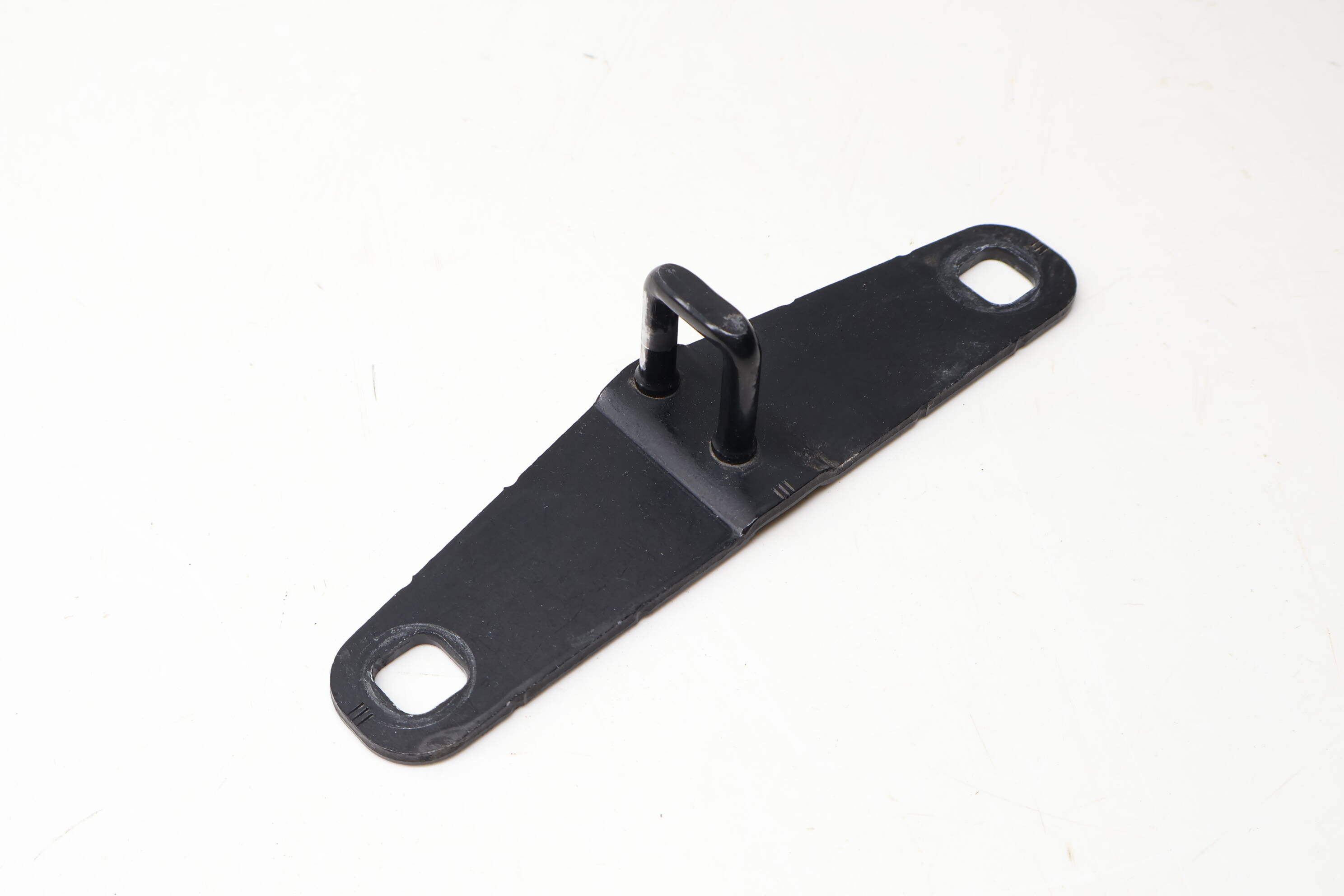 Liftgate&#x20;&#x2F;&#x20;Trunk&#x20;Latch&#x20;Striker&#x20;Plate&#x20;HK83404B12AB