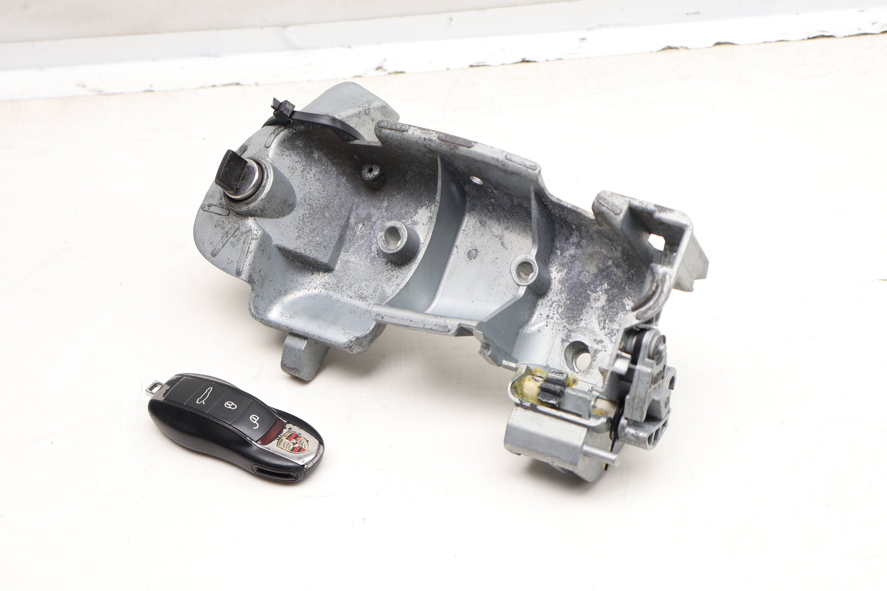 Lock Switch / Cylinder Set W/ Key 97053890108