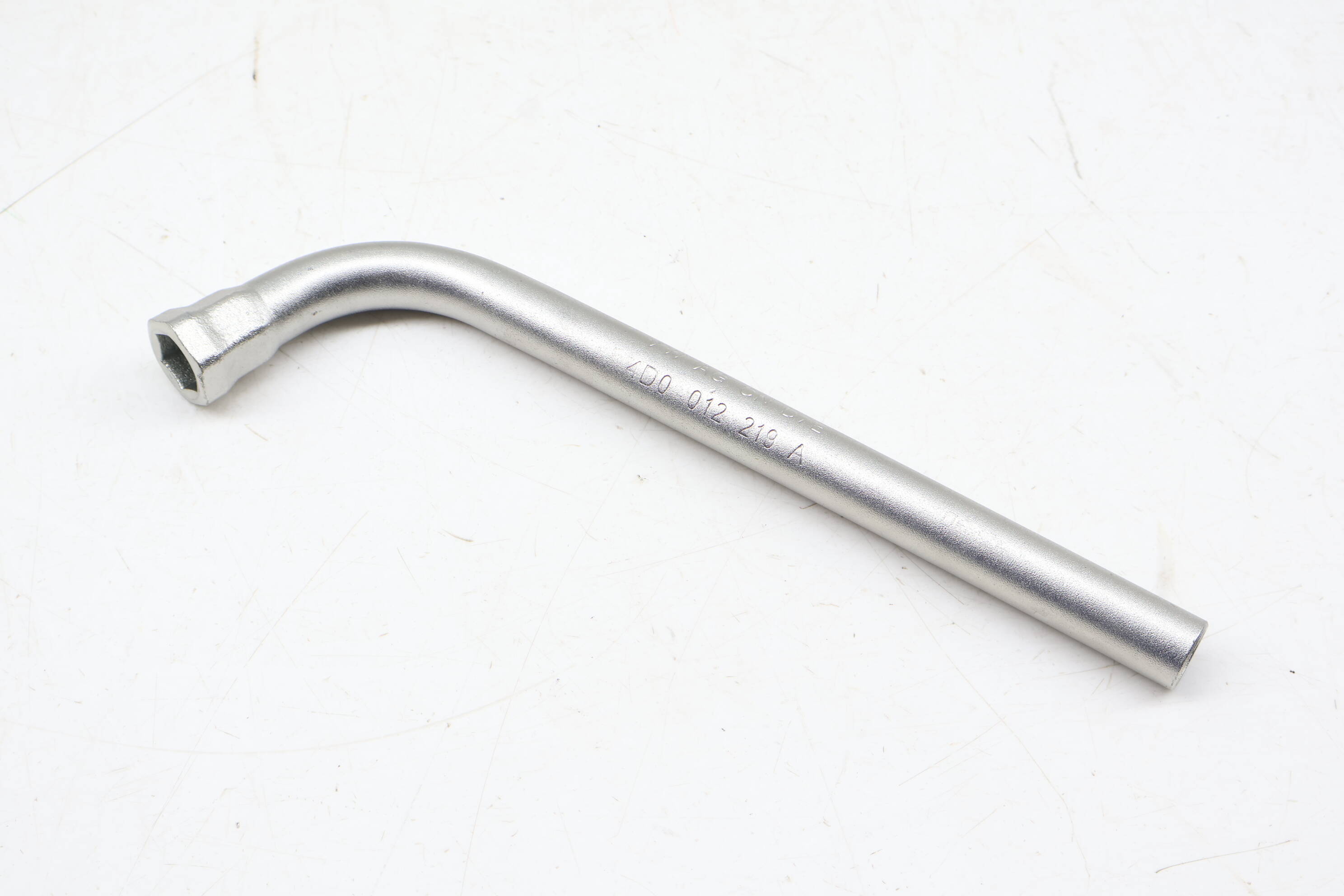 Lug / Socket Wrench 4D0012219A