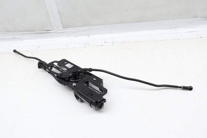 Convertible Top Latch / Motor Assembly 8V7871499 main product photo