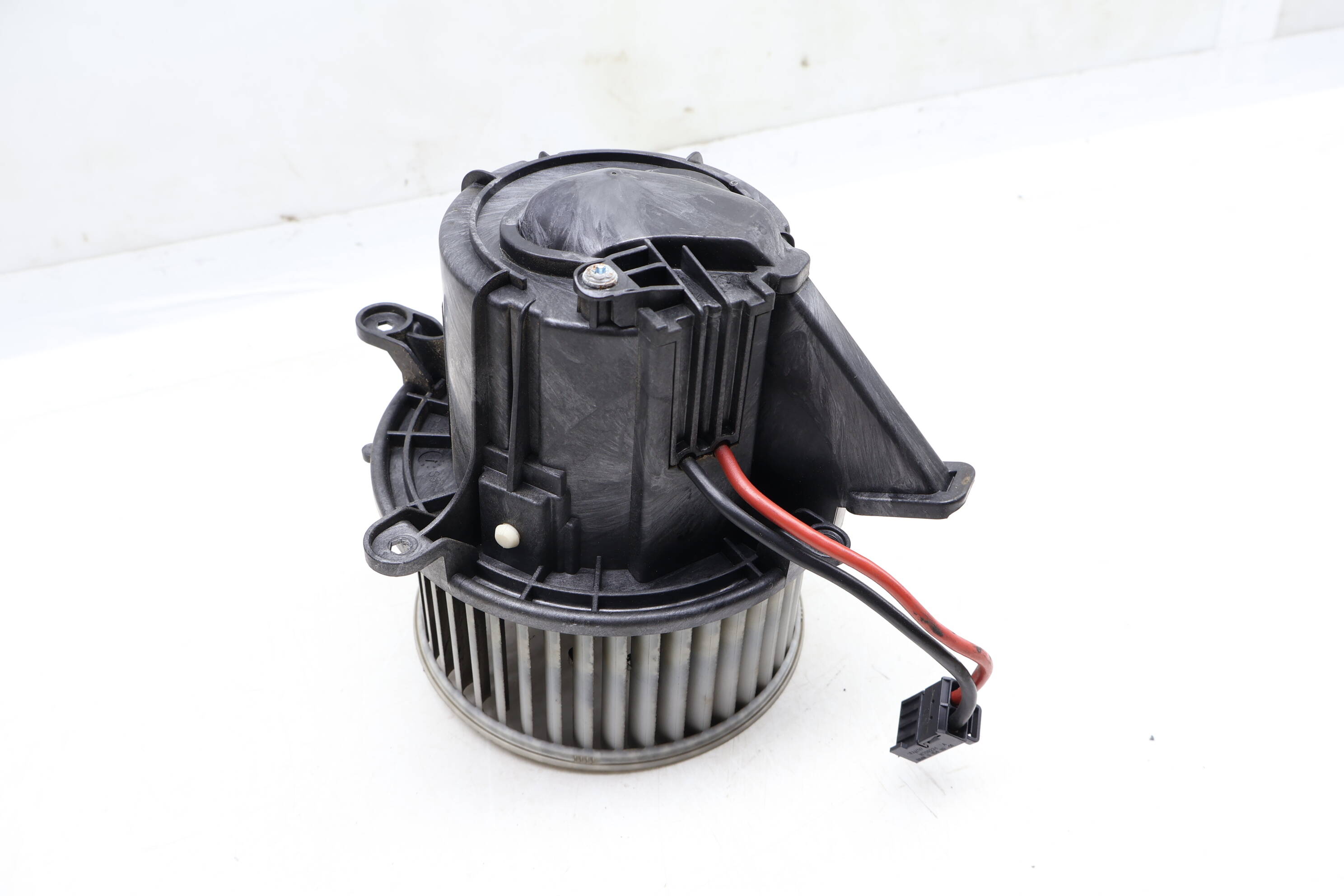 Blower Motor / Fan 97057392201