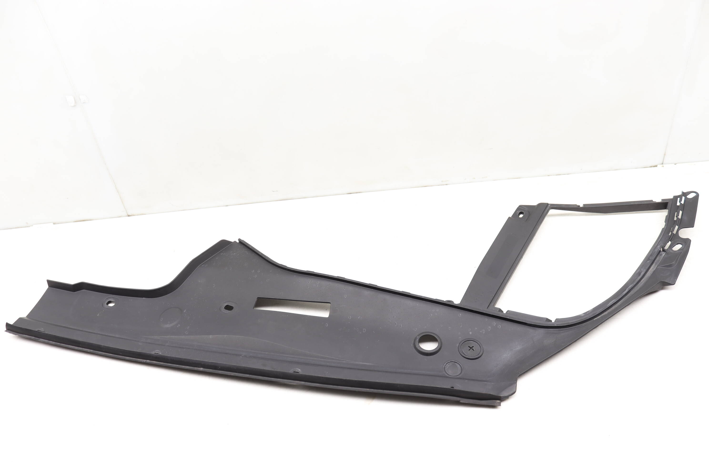 Engine&#x20;Bay&#x20;Cover&#x20;Panel&#x20;51767019802