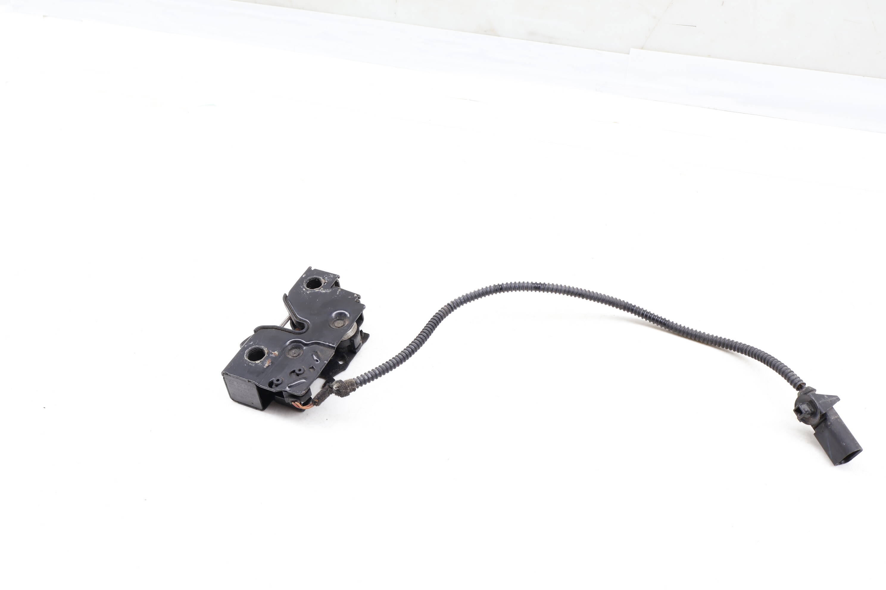 Lower Hood Latch / Lock 5G1823509B