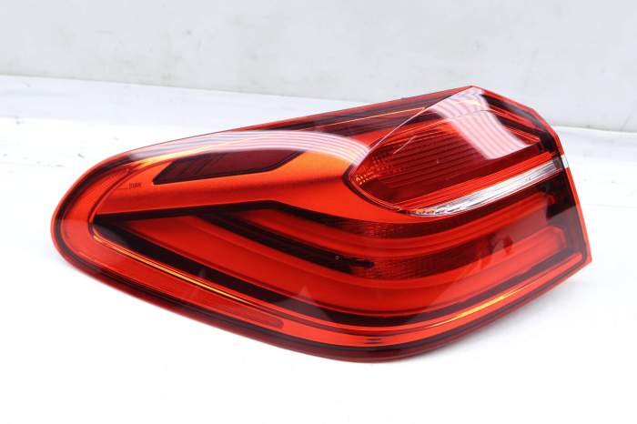 Outer Tail Light / Lamp 63217331281 main product photo