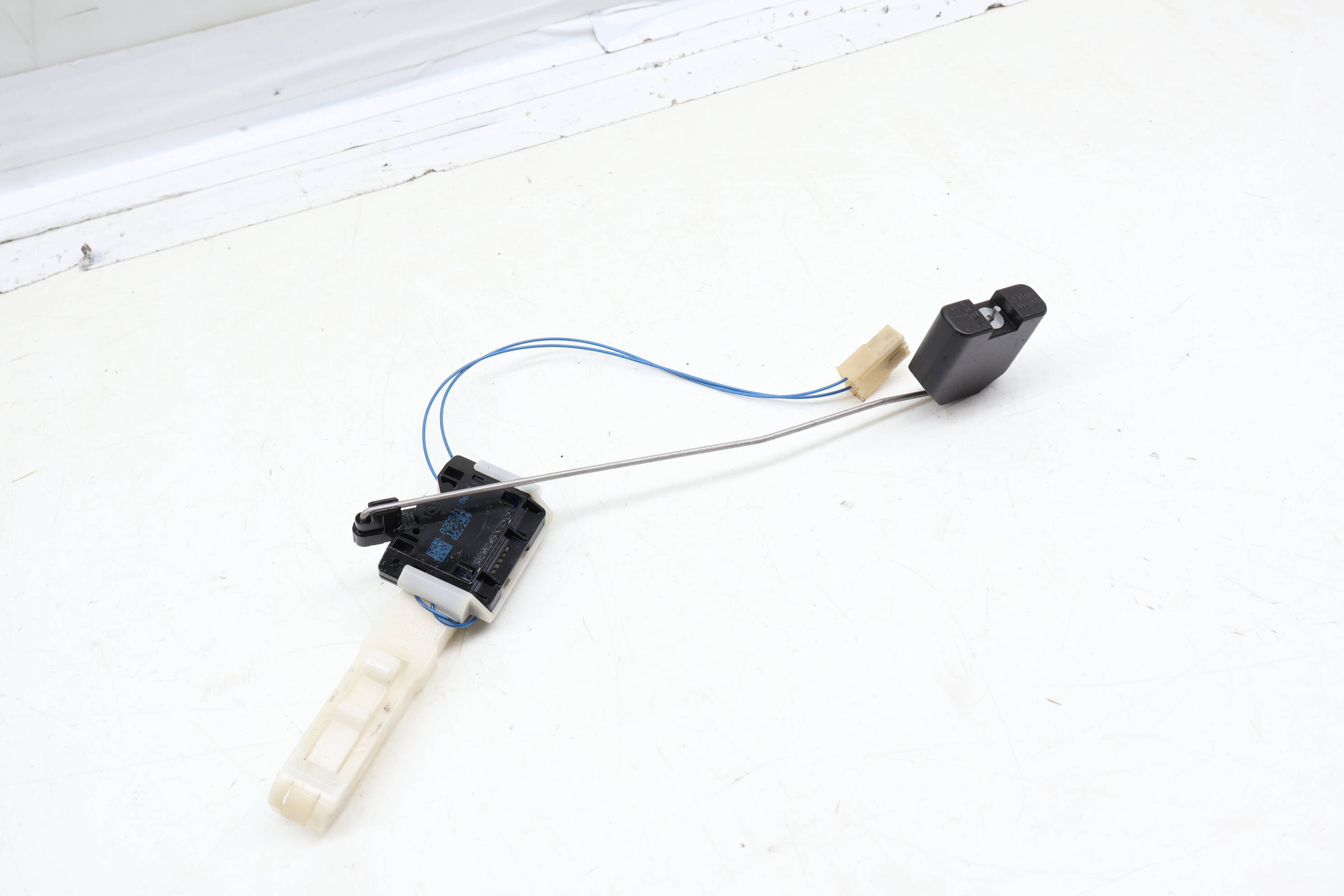 Diesel Fuel Gauge Sender / Sensor 7L8919673B