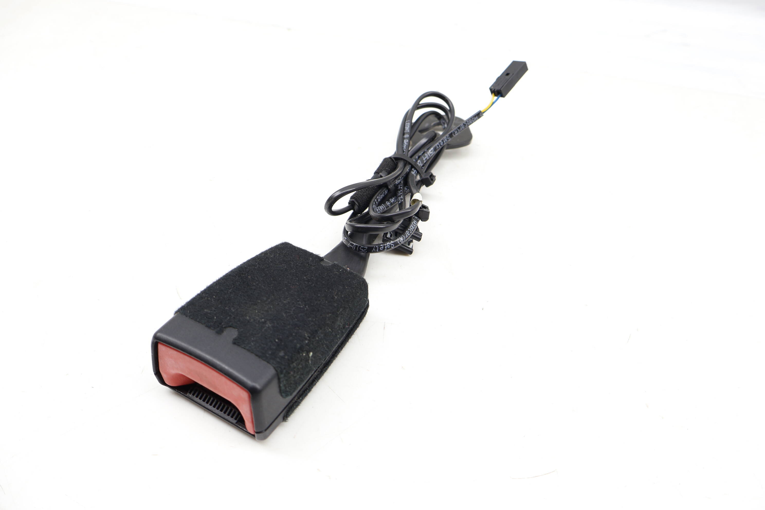 Seat Belt Buckle / Receiver 561857756G