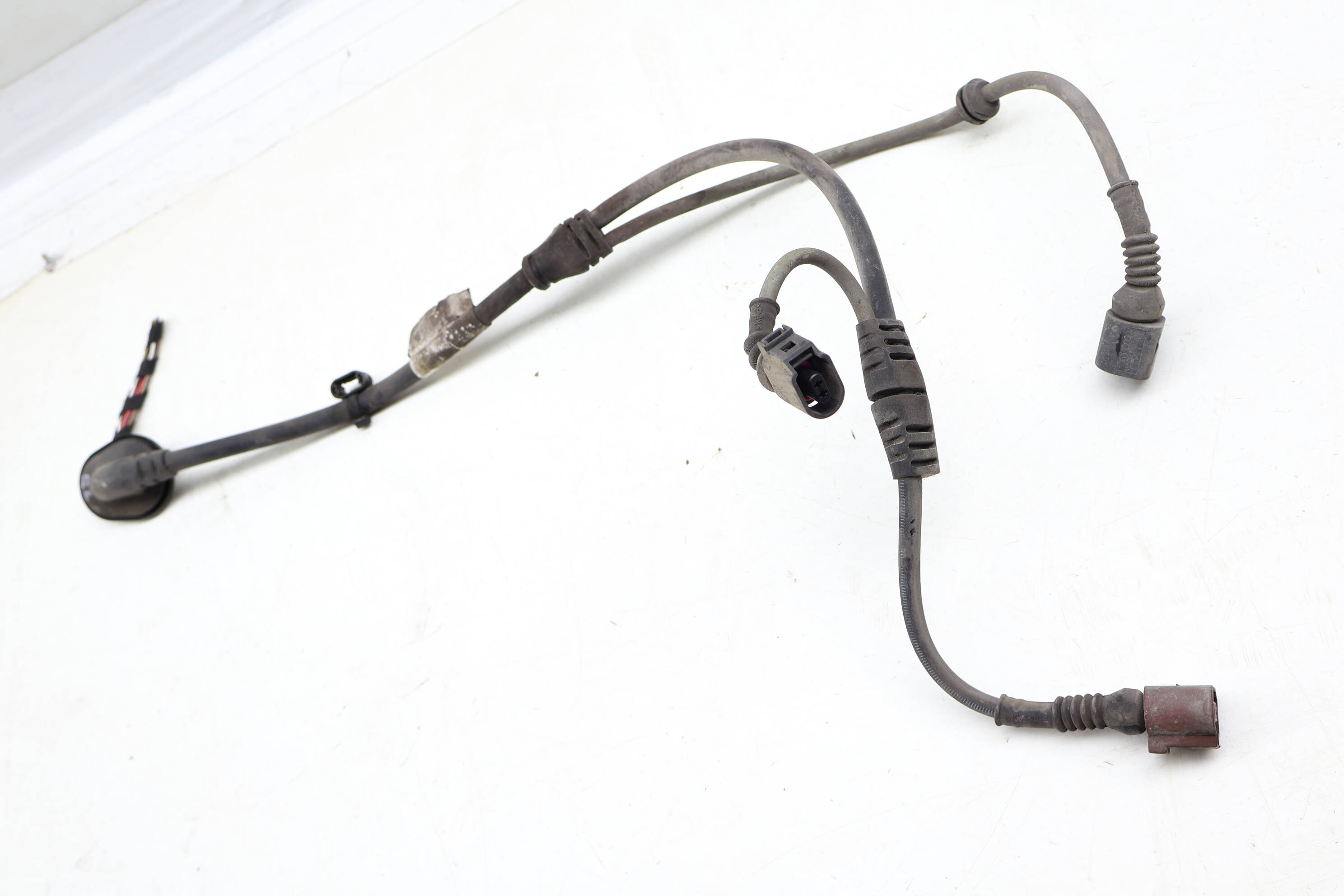 Speed Sensor / Parking Brake Wiring Harness 8K1972253D