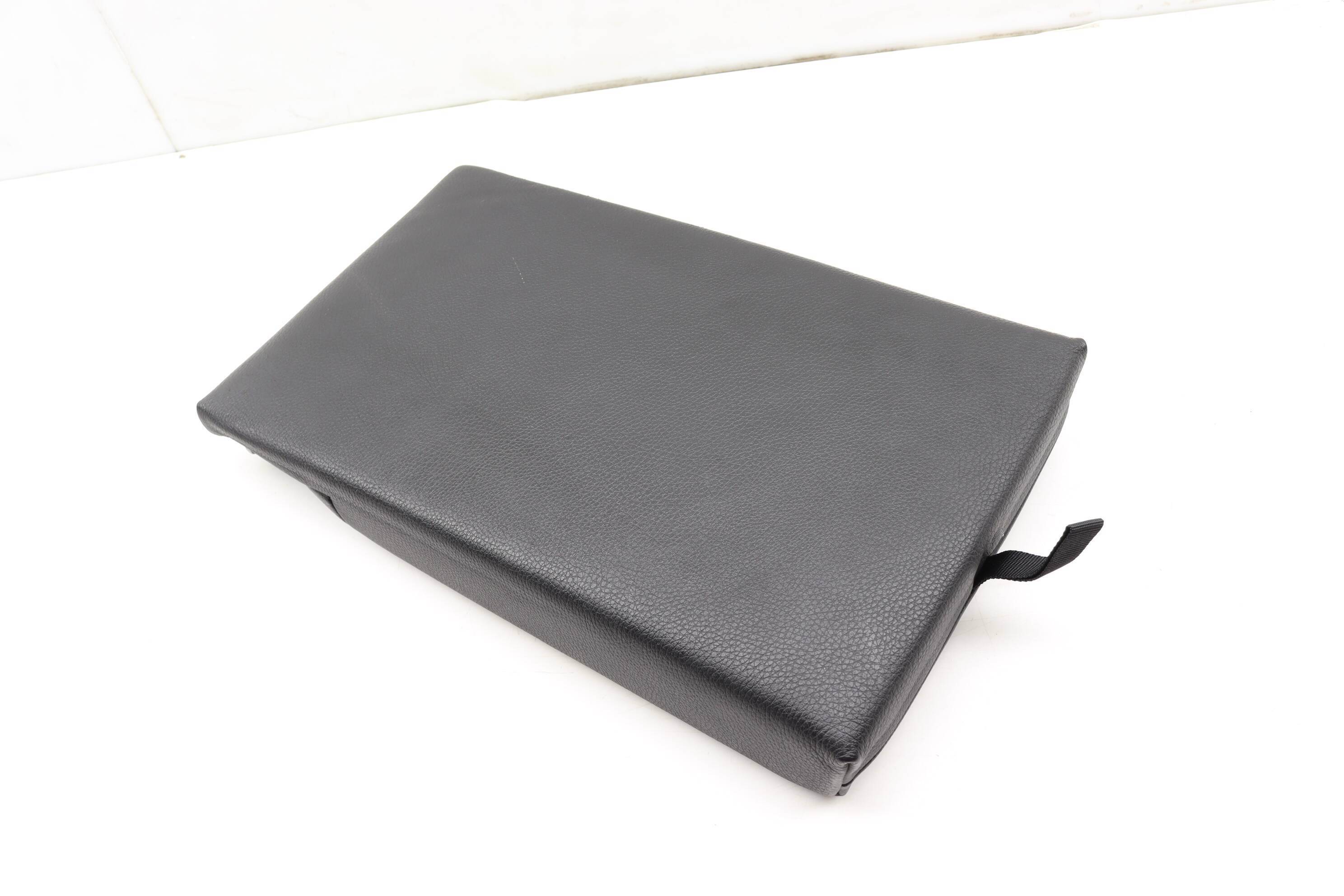 Seat&#x20;Center&#x20;Armrest&#x20;&#x2F;&#x20;Arm&#x20;Rest&#x20;52207293845