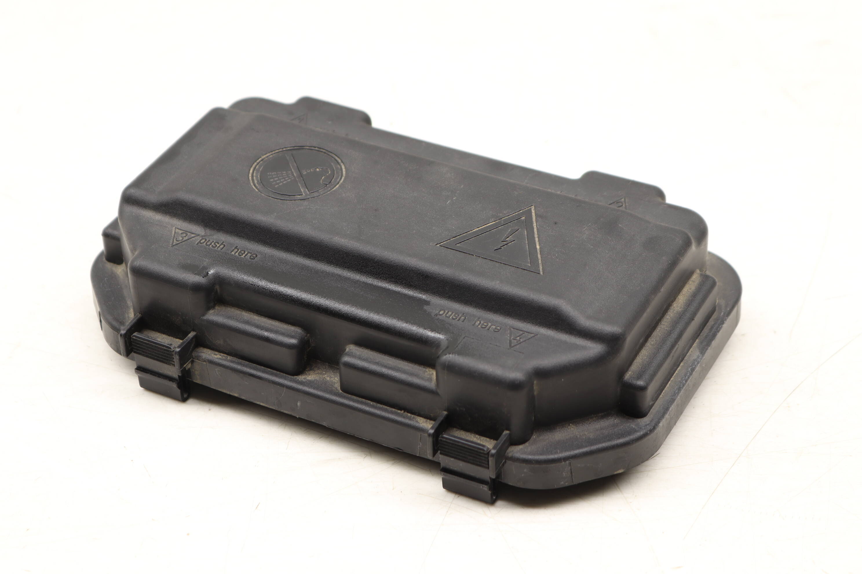 Power&#x20;Distribution&#x20;Box&#x20;Cover&#x20;61149224872