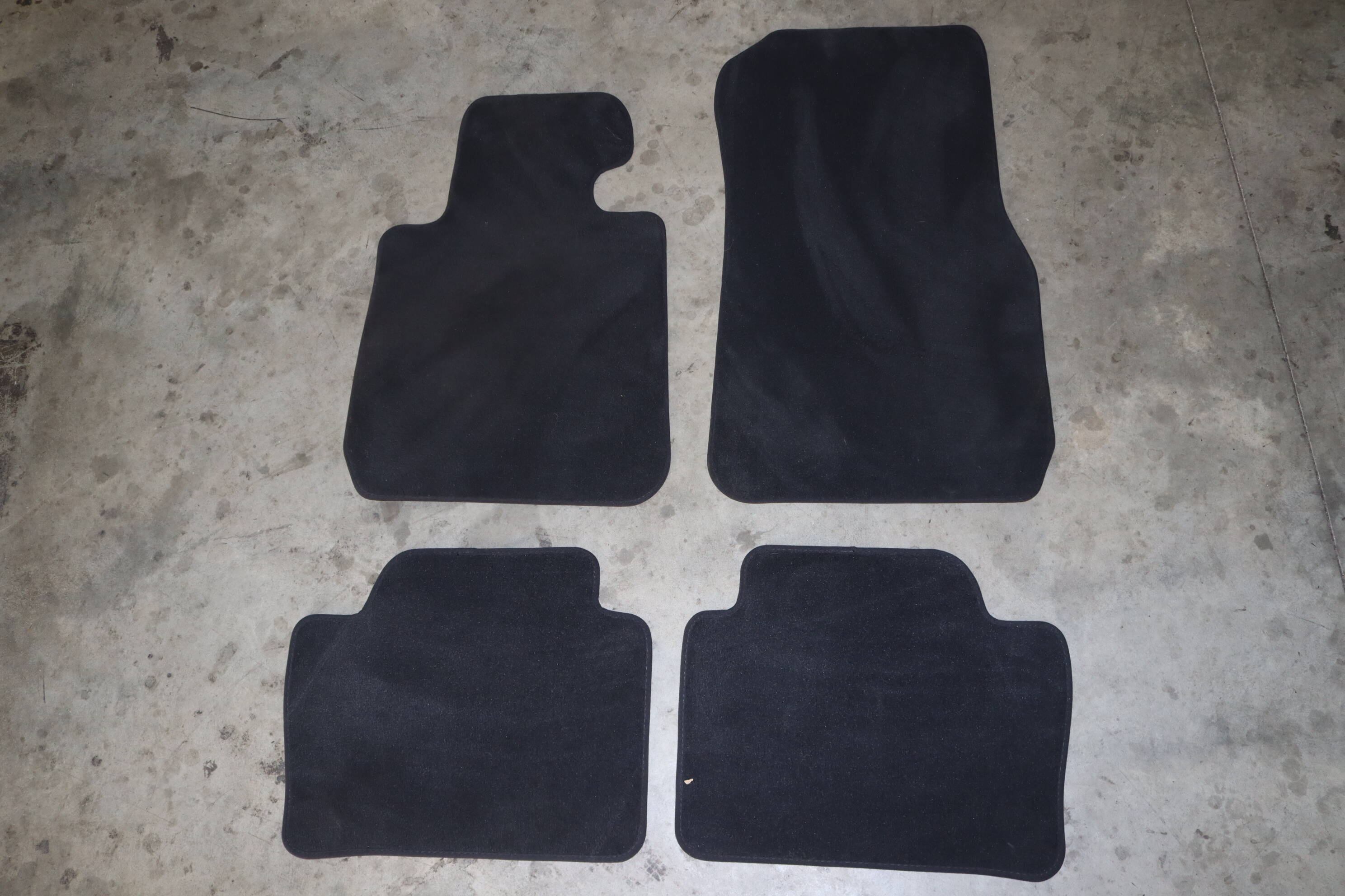 Complete Carpet Floor Mat Set 51477290024