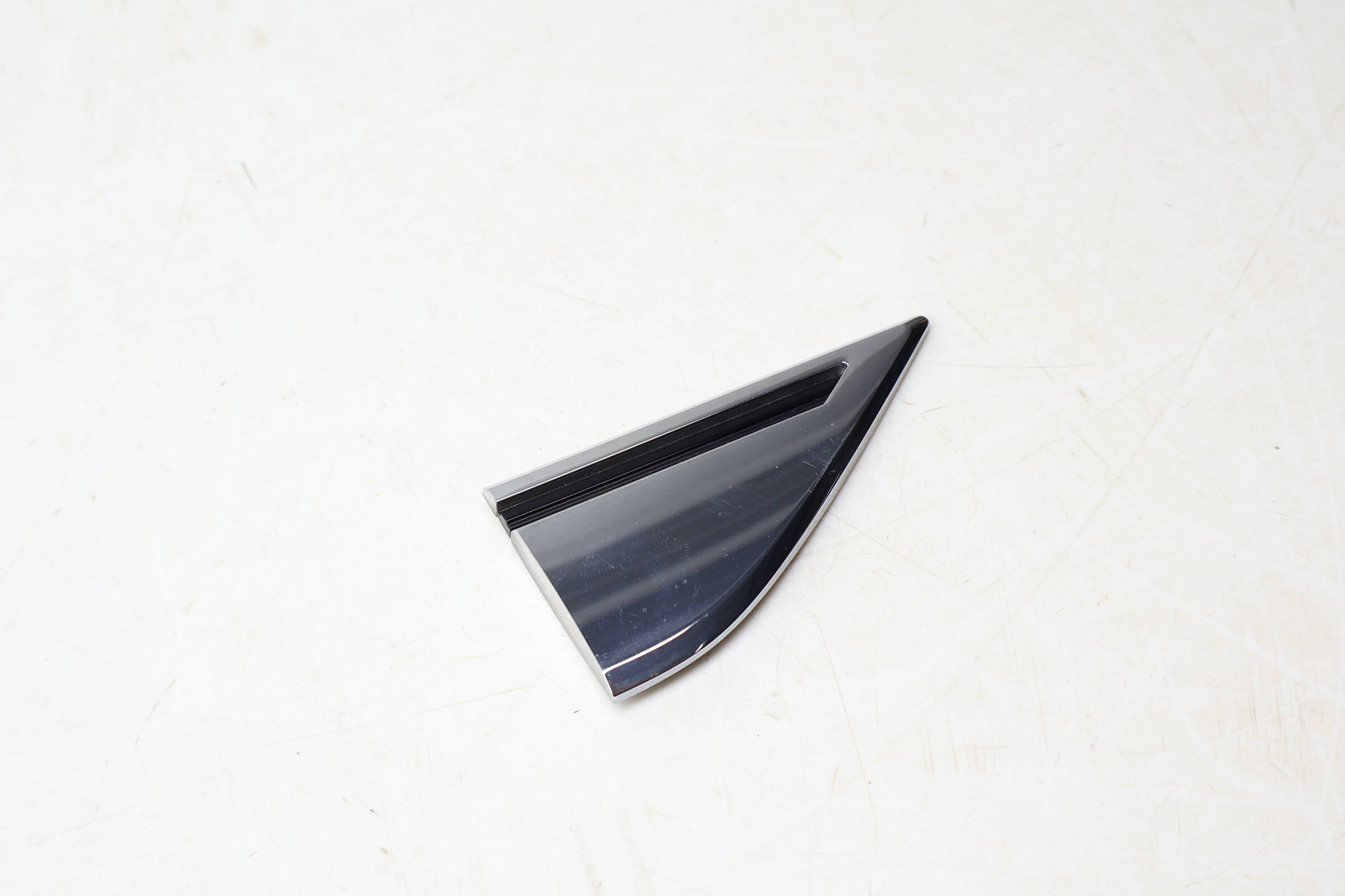 Fender Trim / Molding 3CN853688