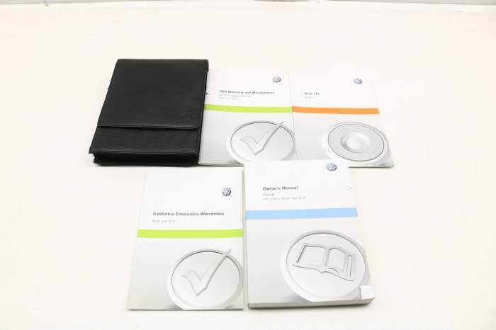 2014 Owners Manual (Passat) main product photo