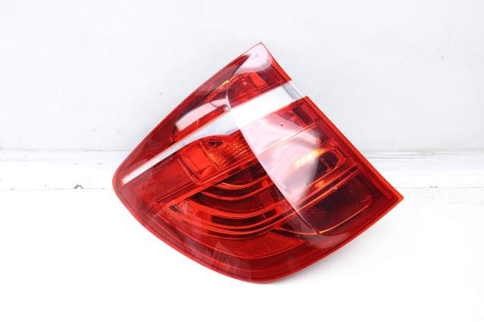 Outer Tail Light / Lamp 63217220239 main product photo