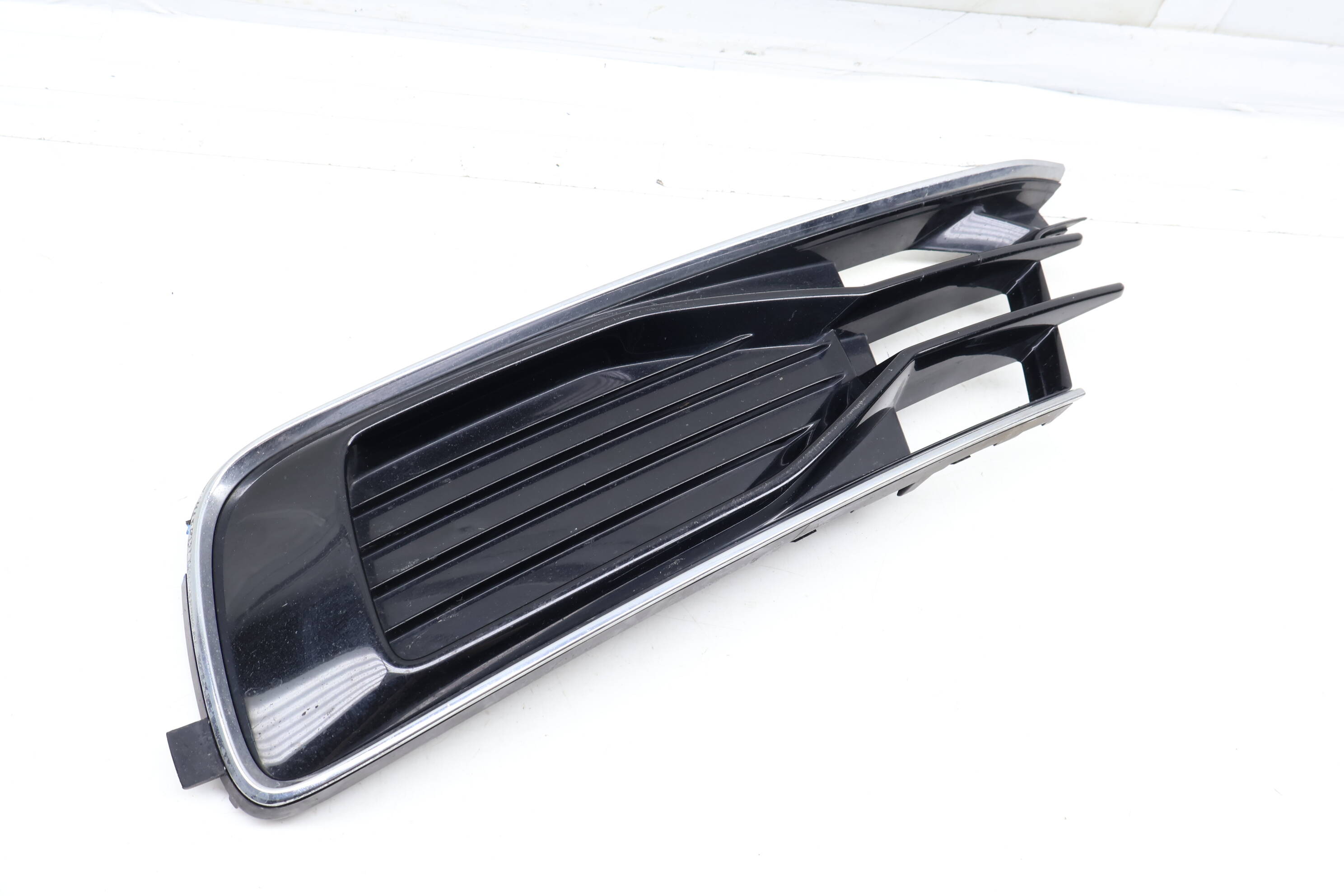 Bumper Grille 4G0807681AD