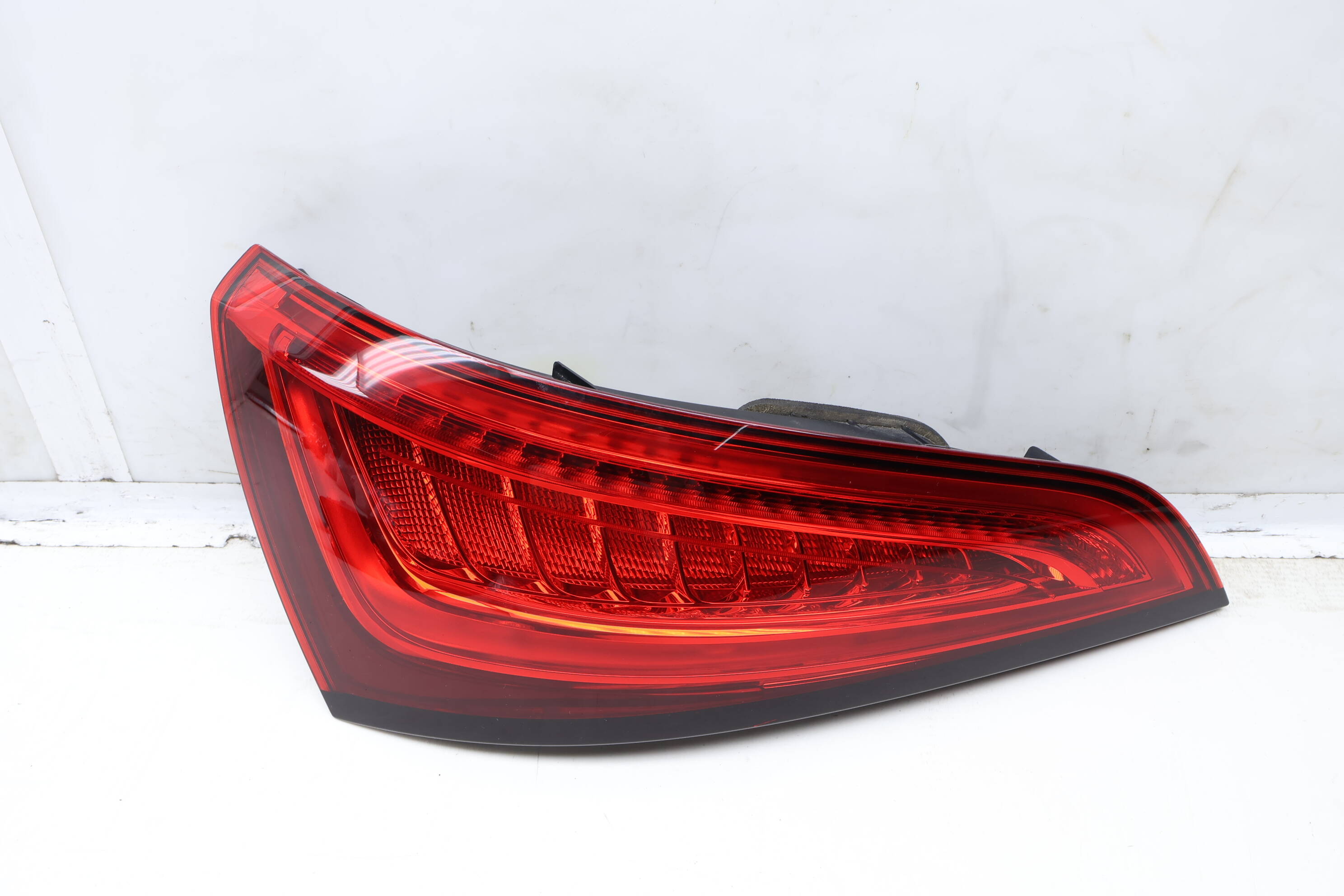 Led&#x20;Tail&#x20;Light&#x20;&#x2F;&#x20;Lamp&#x20;8R0945093D