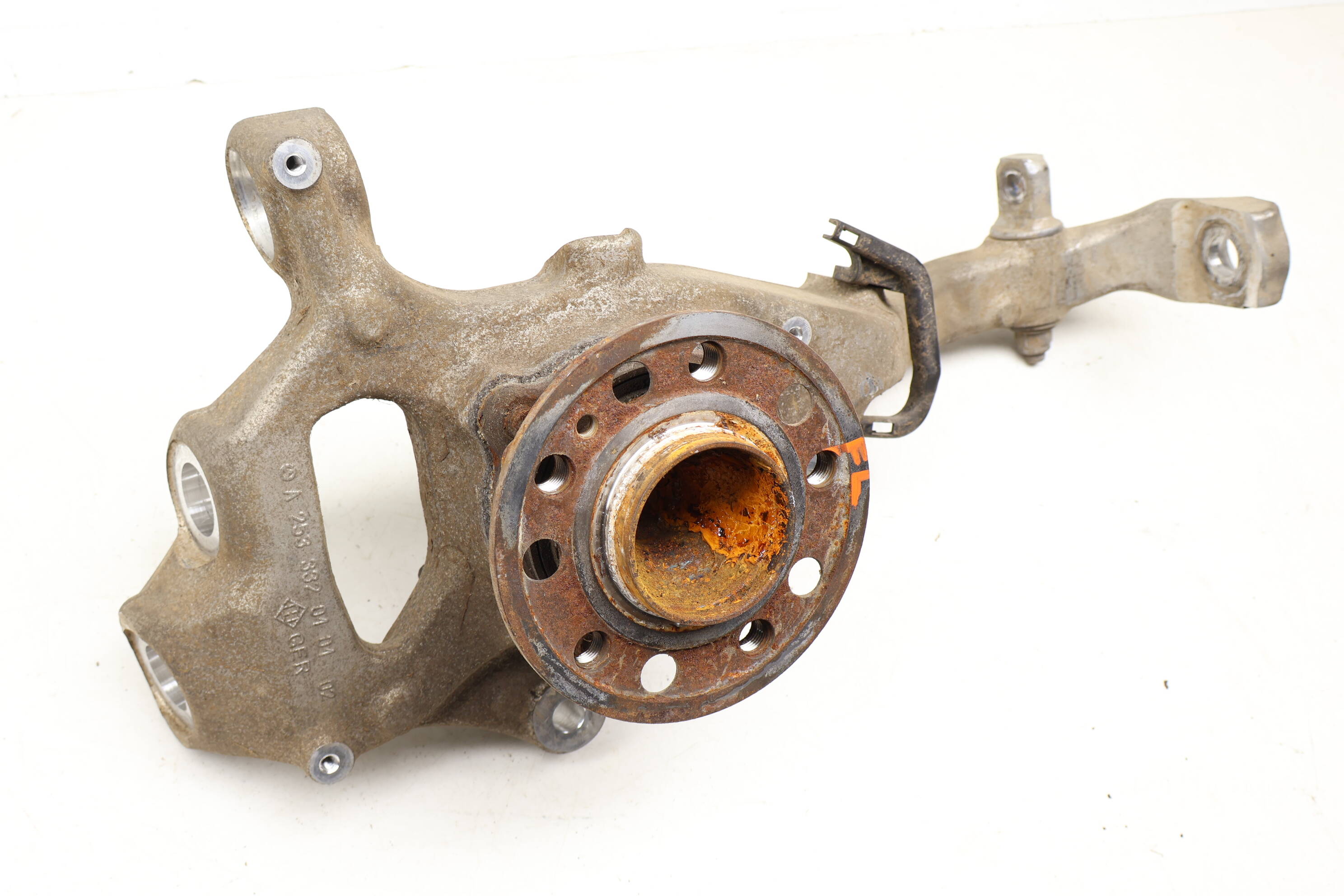 Spindle Knuckle W/ Wheel Bearing 2533320101