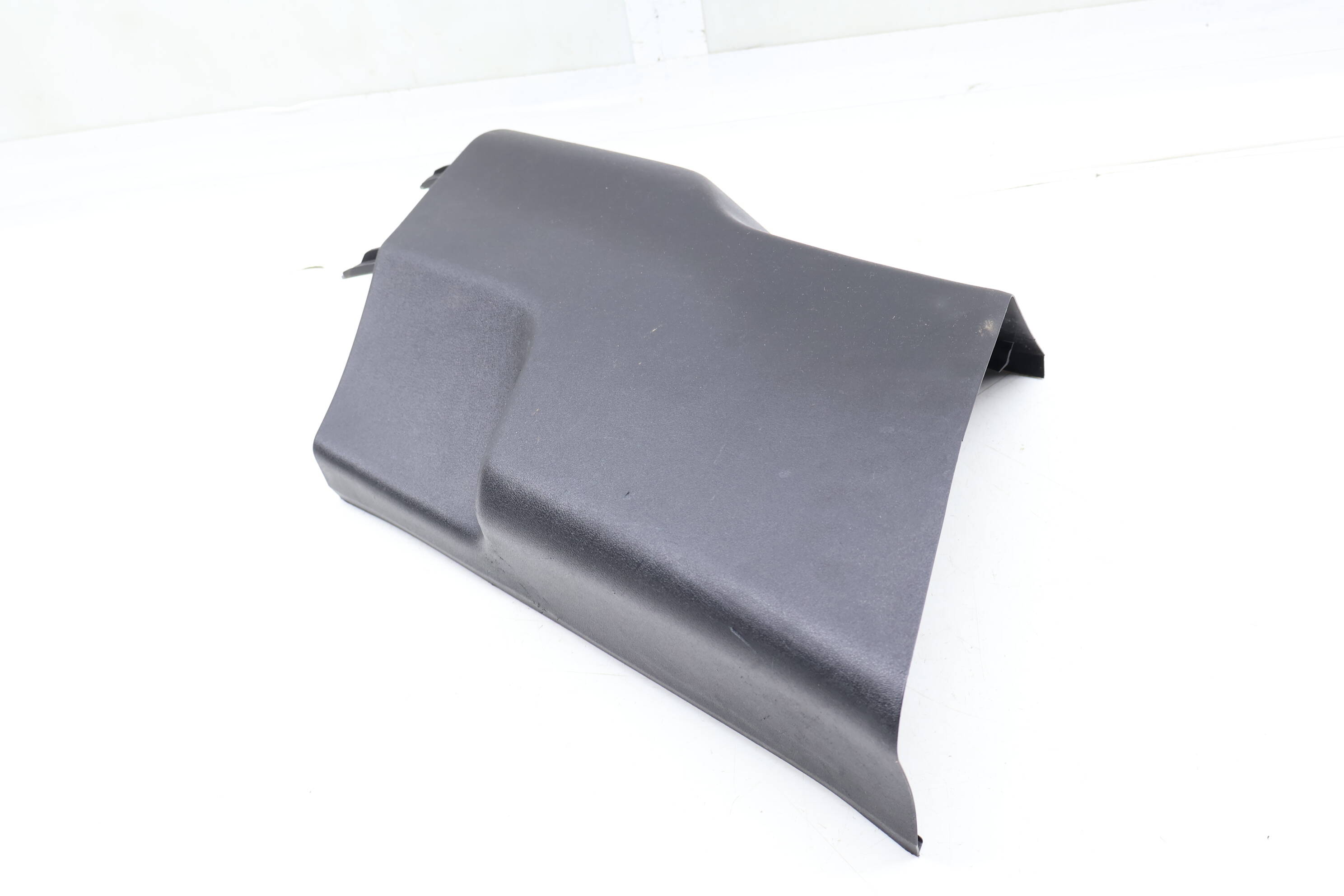 Lower B Pillar Trim / Lining 9J1867240A